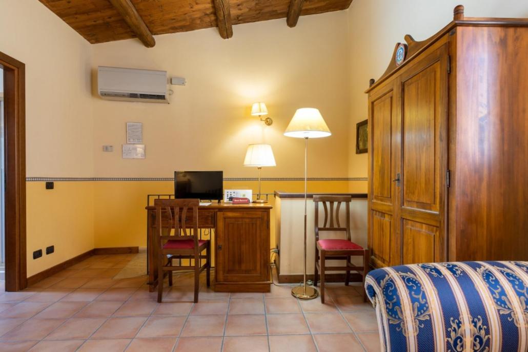 Deluxe Double or Twin Room - Photo 2