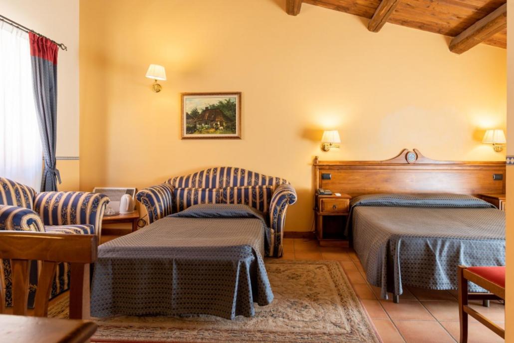 Deluxe Double or Twin Room - Photo 7