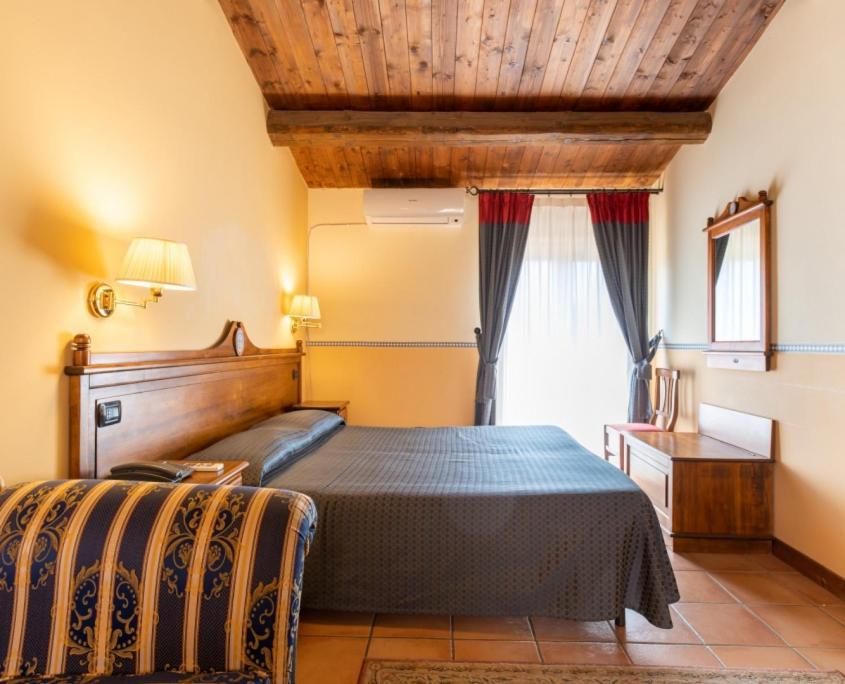 Double or Twin Room - Photo 6