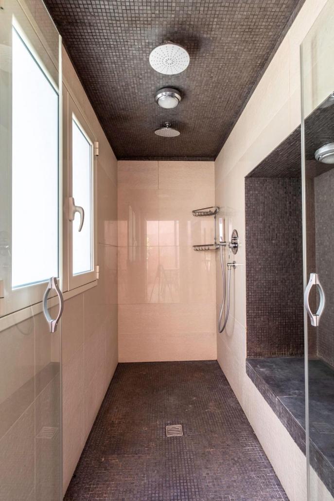 Suite - Photo 2