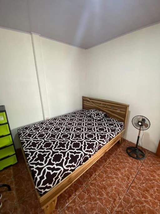 One-Bedroom House photo 1