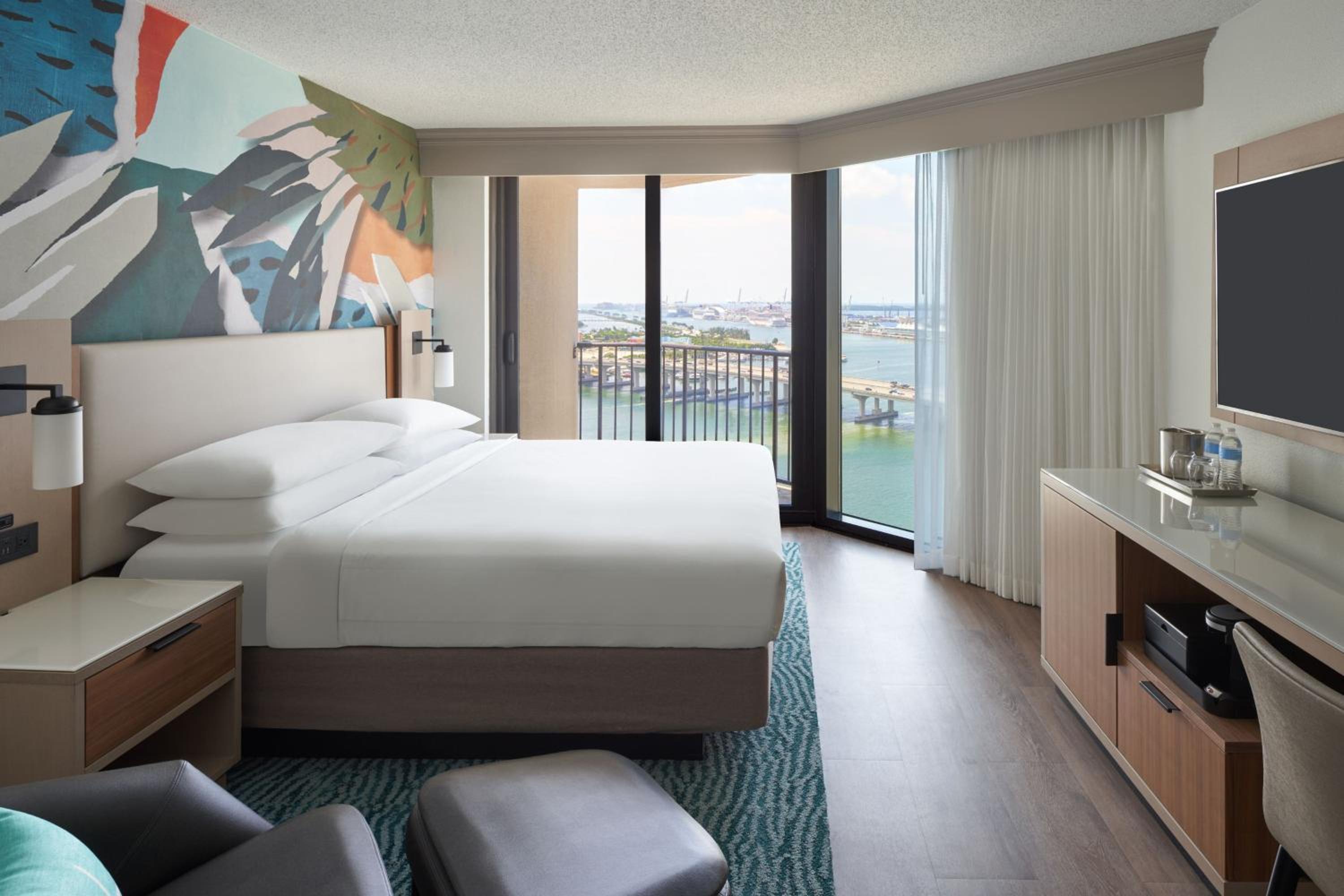 King Room with Bay View thumbnail 5