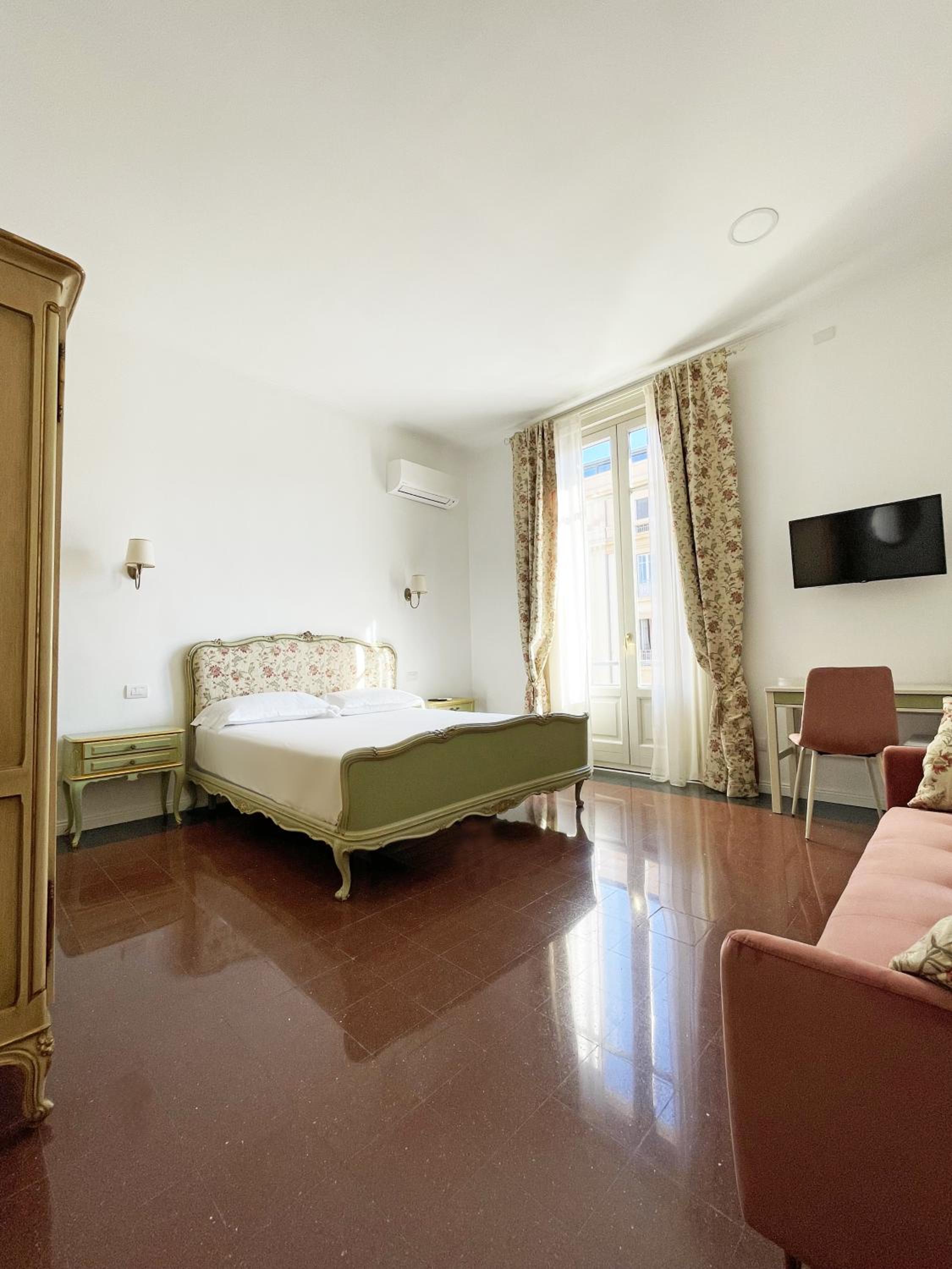 Double Room with Extra Bed photo 1