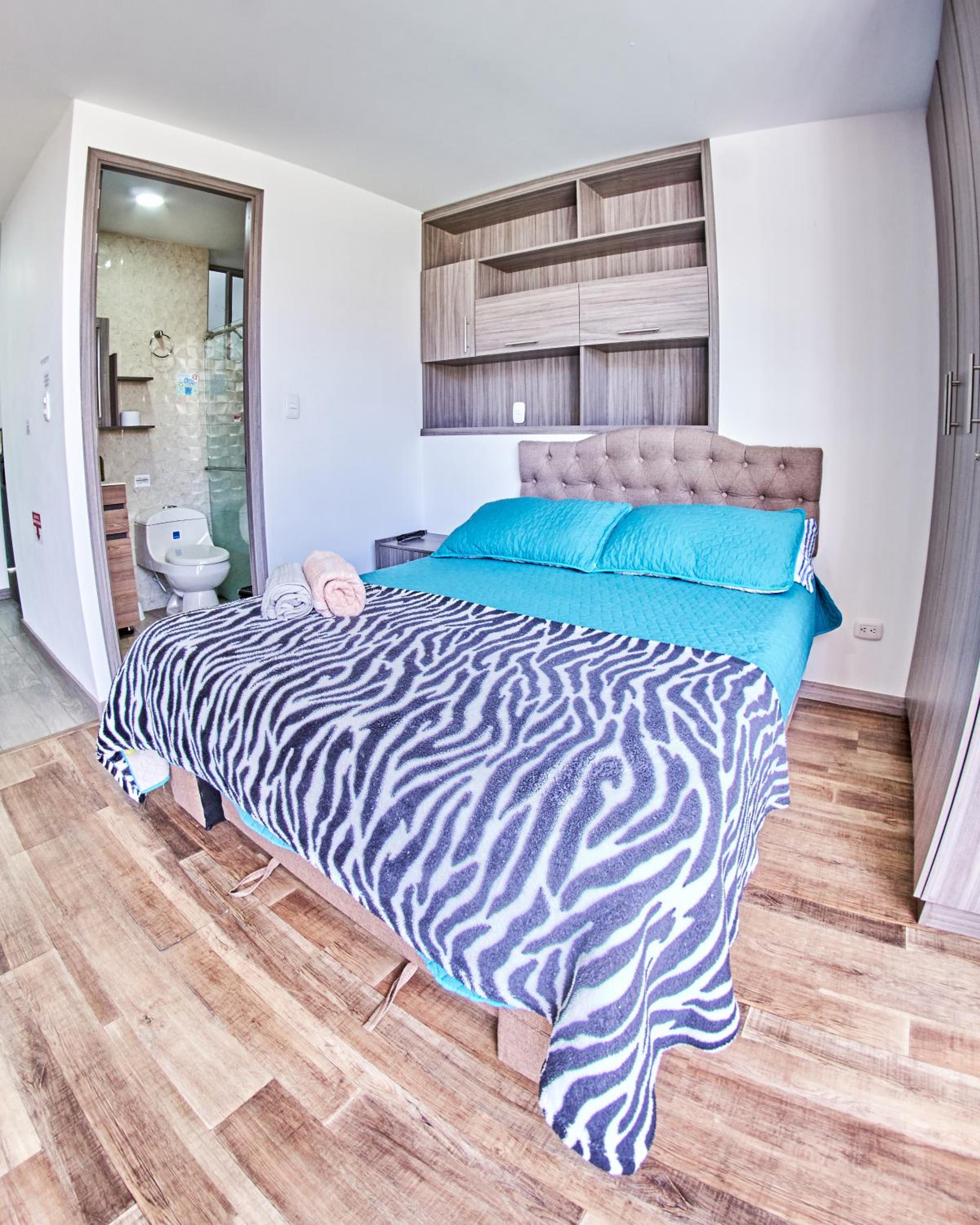 One-Bedroom Apartment photo 1