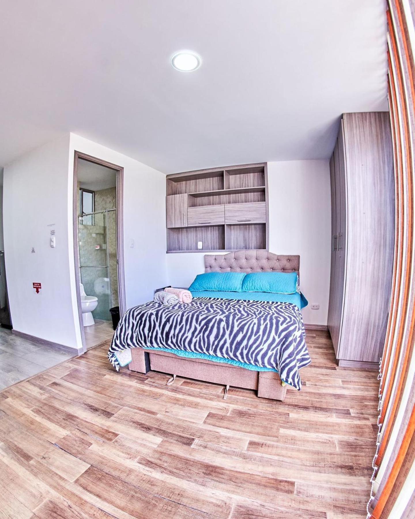 One-Bedroom Apartment photo 1