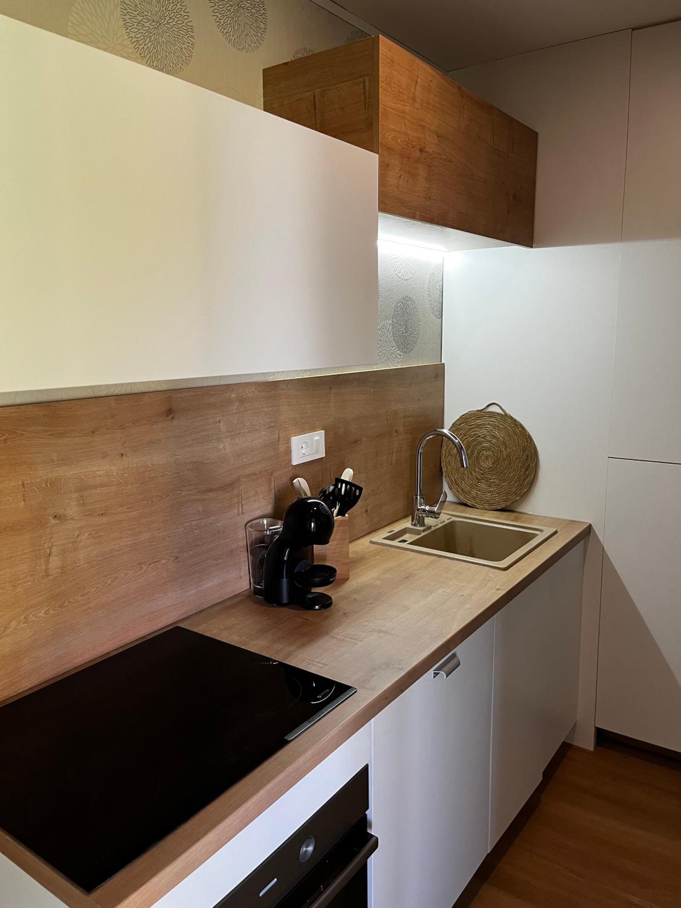 Mobile Home photo 3