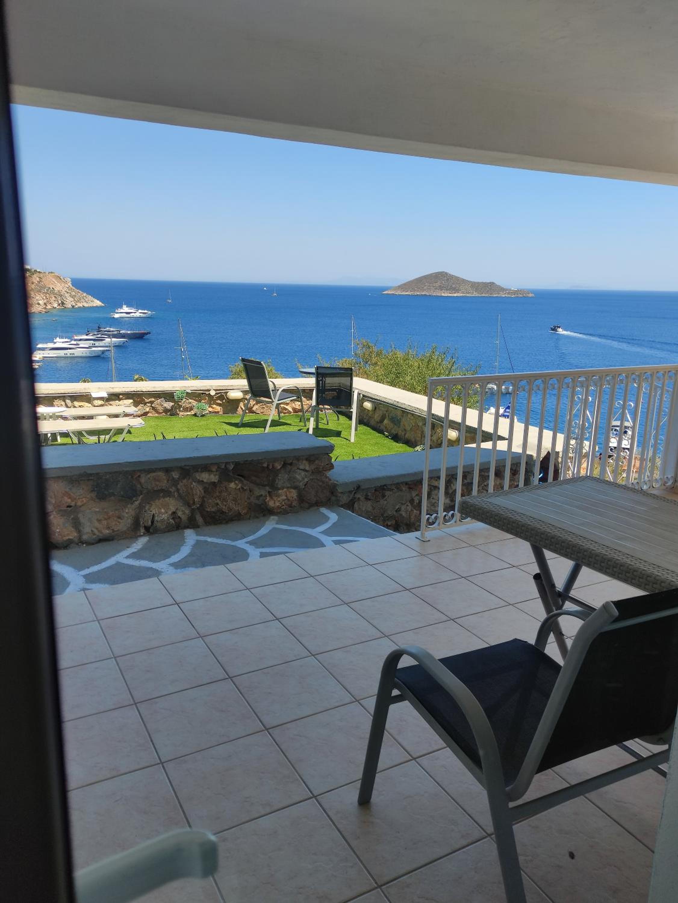 One-Bedroom House photo 3