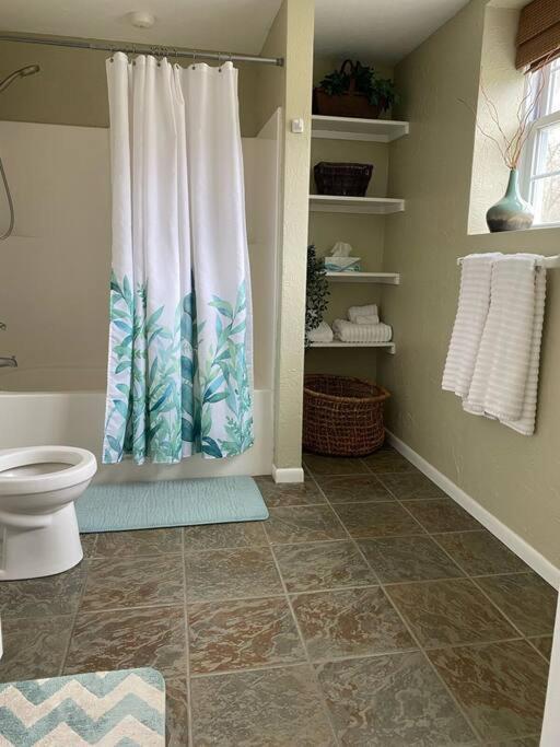 Four-Bedroom House photo 3