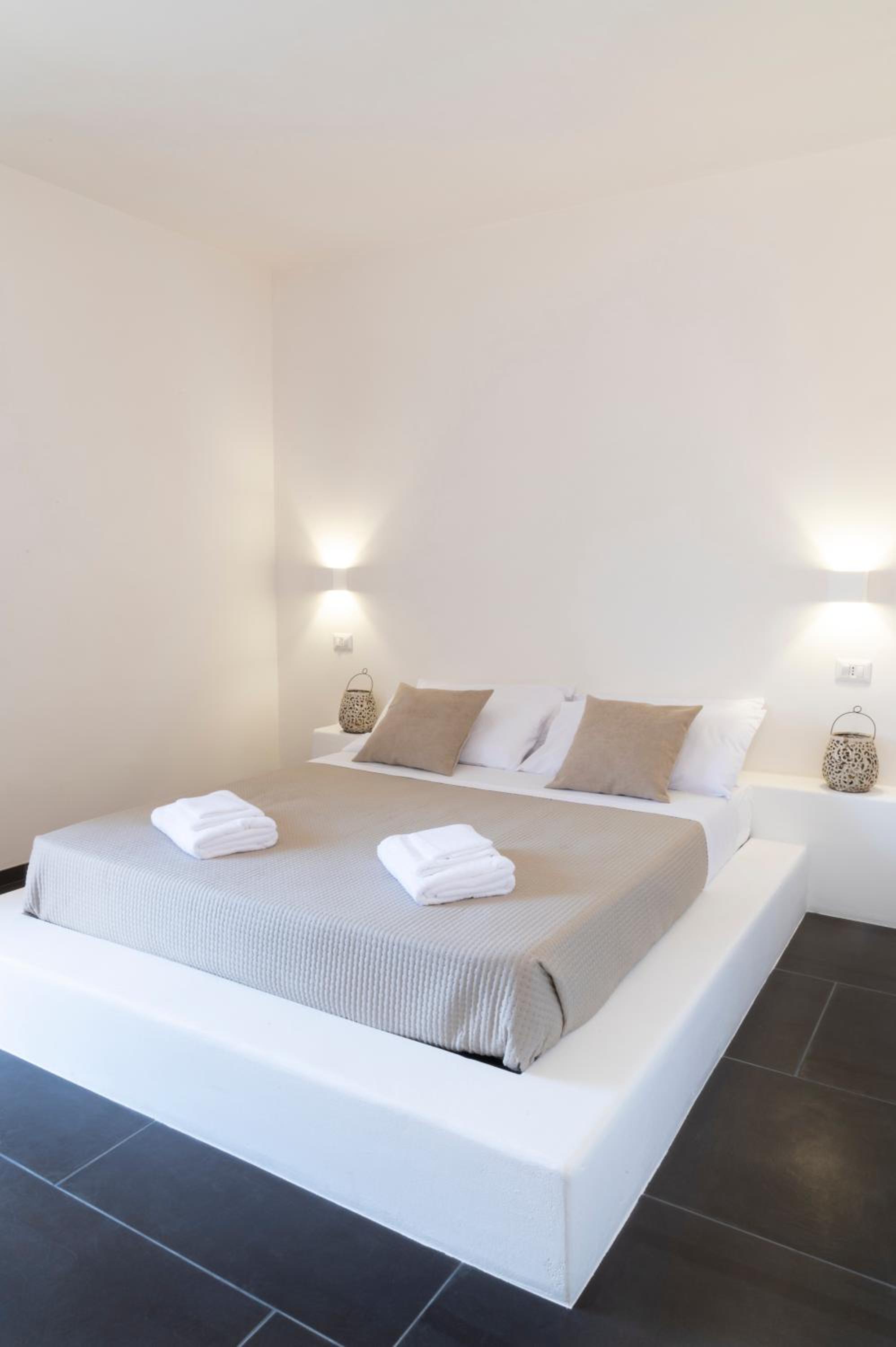 Double Room - Photo 5