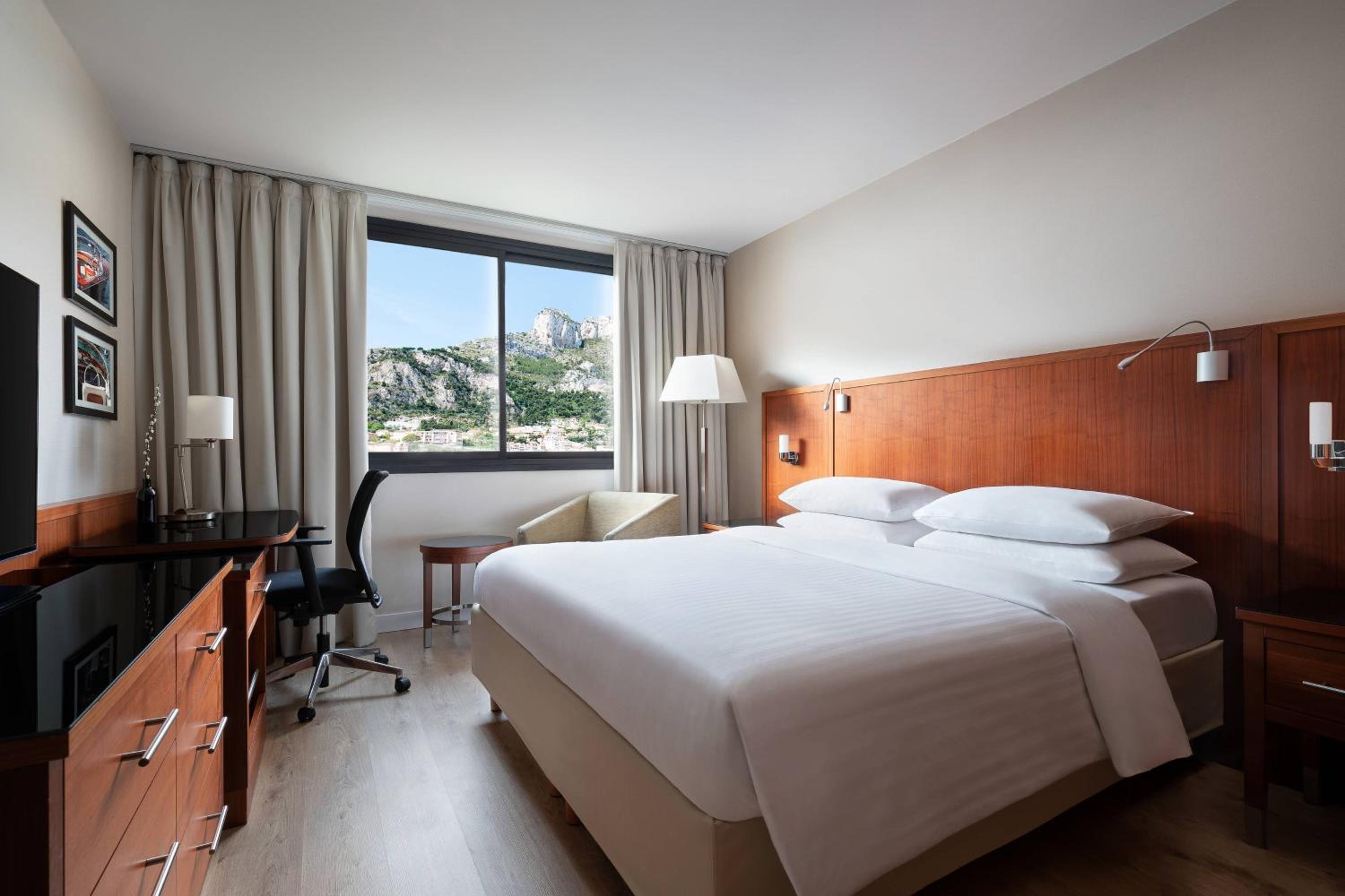 Double Room with Mountain View