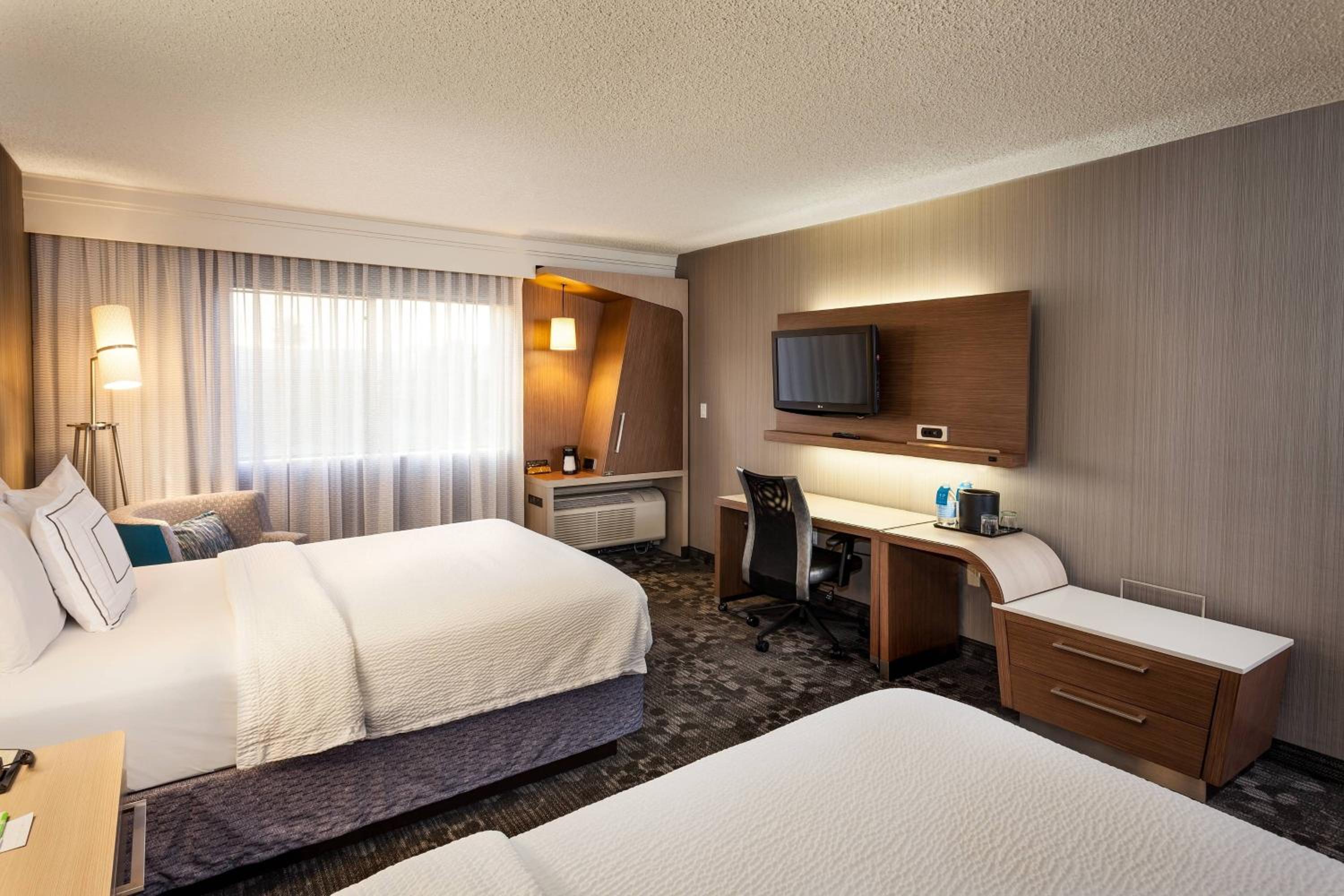 Double Room with Two Double Beds - Photo 4