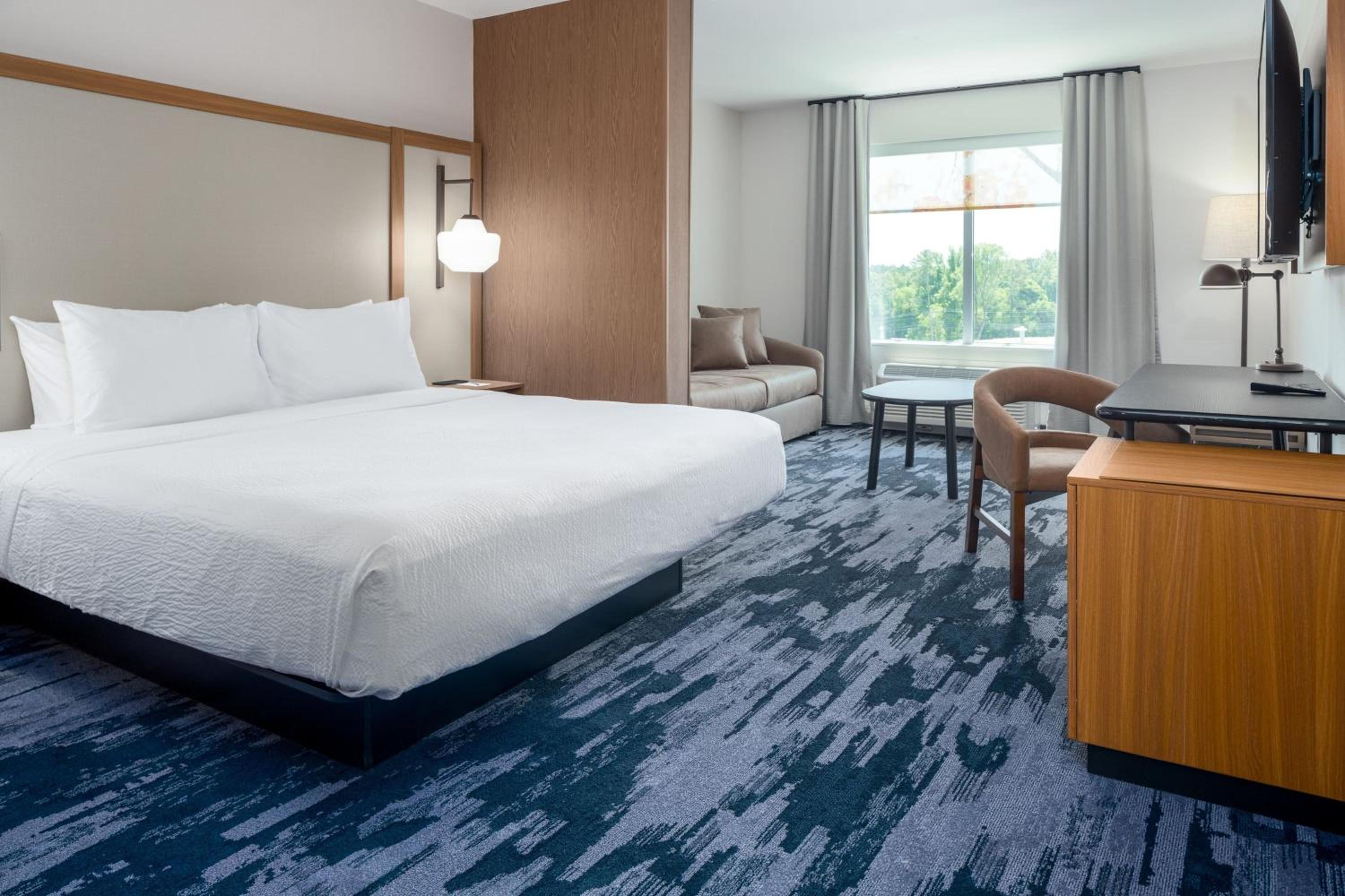 King Suite with Sofa Bed - Photo 4