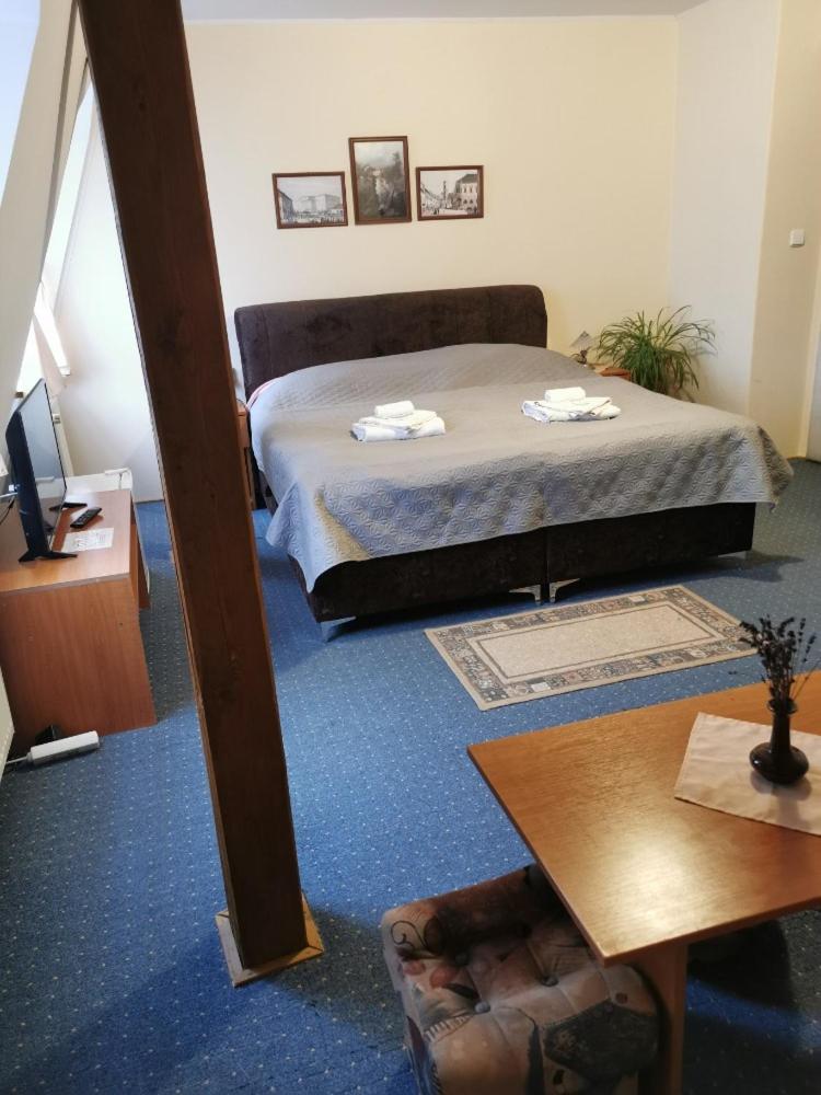 Double or Twin Room - Photo 3