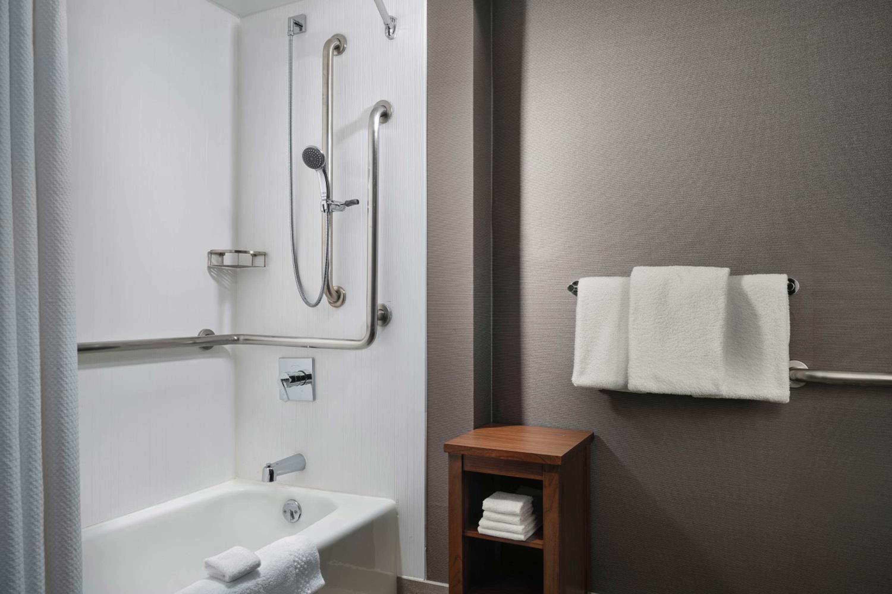 Guest Queen Room