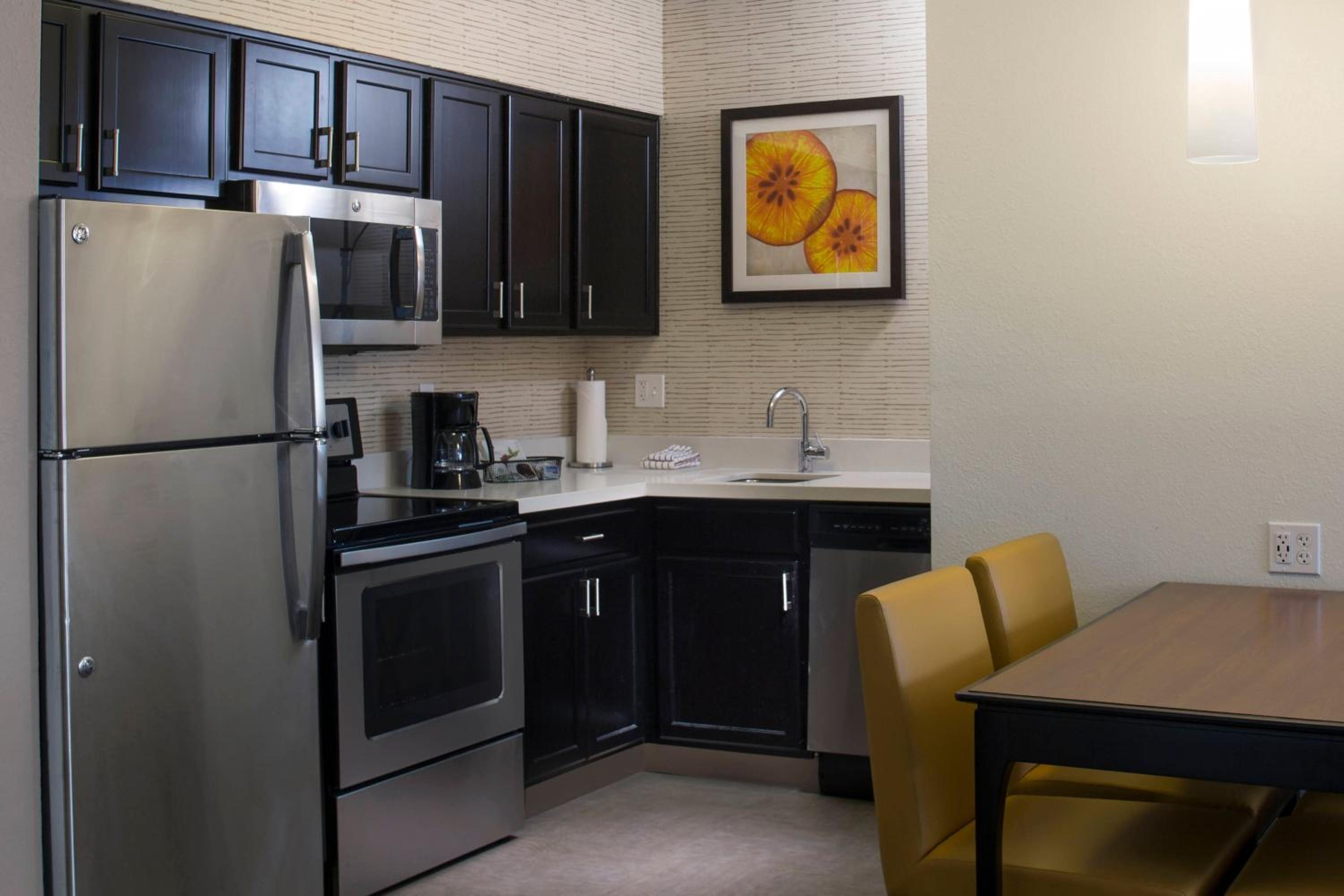 Two Bedroom Suite, Three Queen Beds with Sofa bed - Hearing Accessible