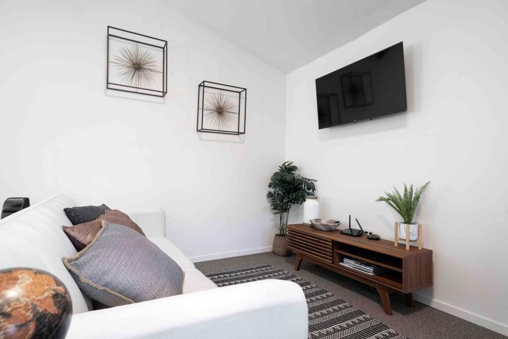 One-Bedroom House photo 2