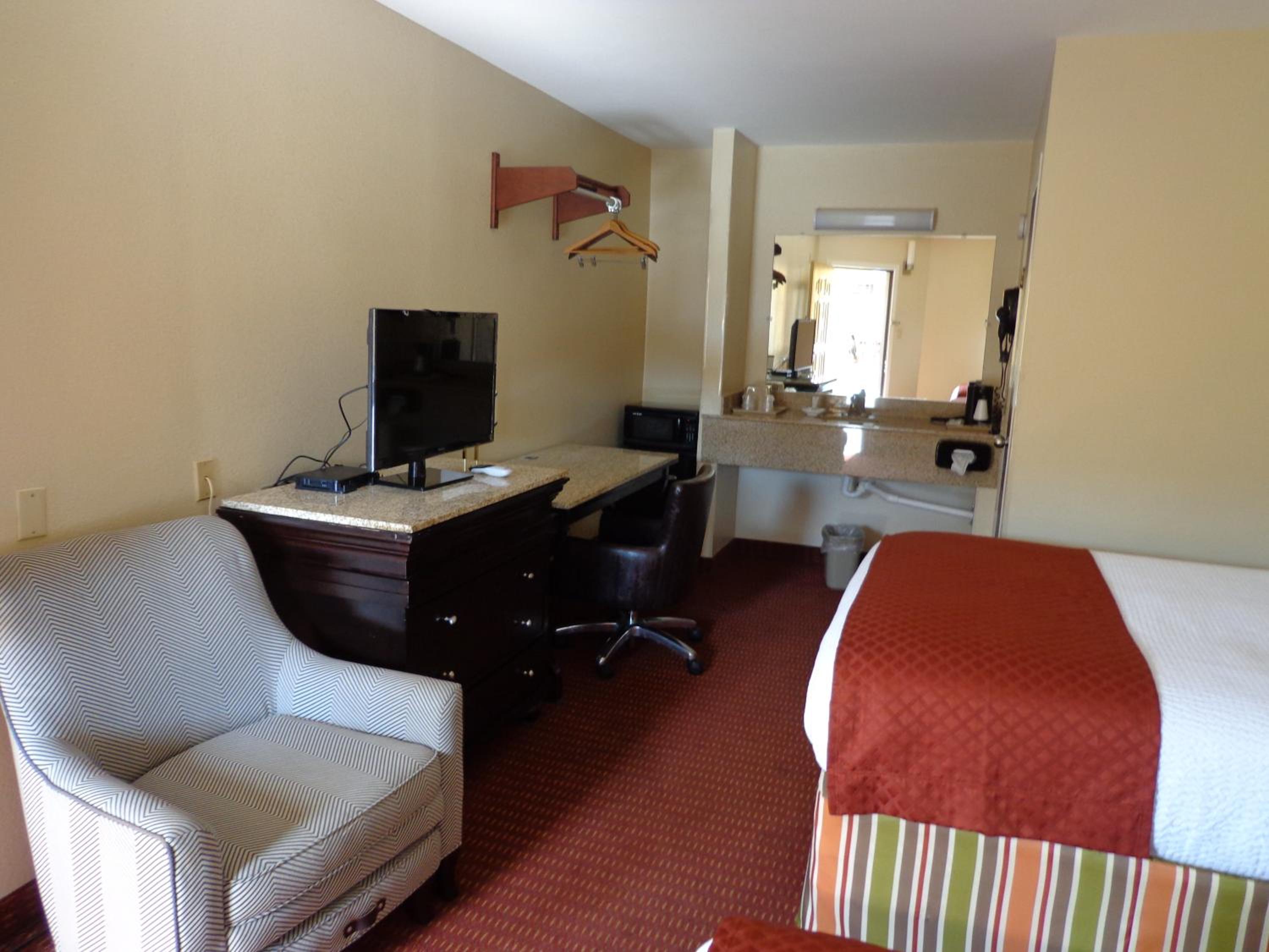 Double Room with Two Double Beds - Photo 7
