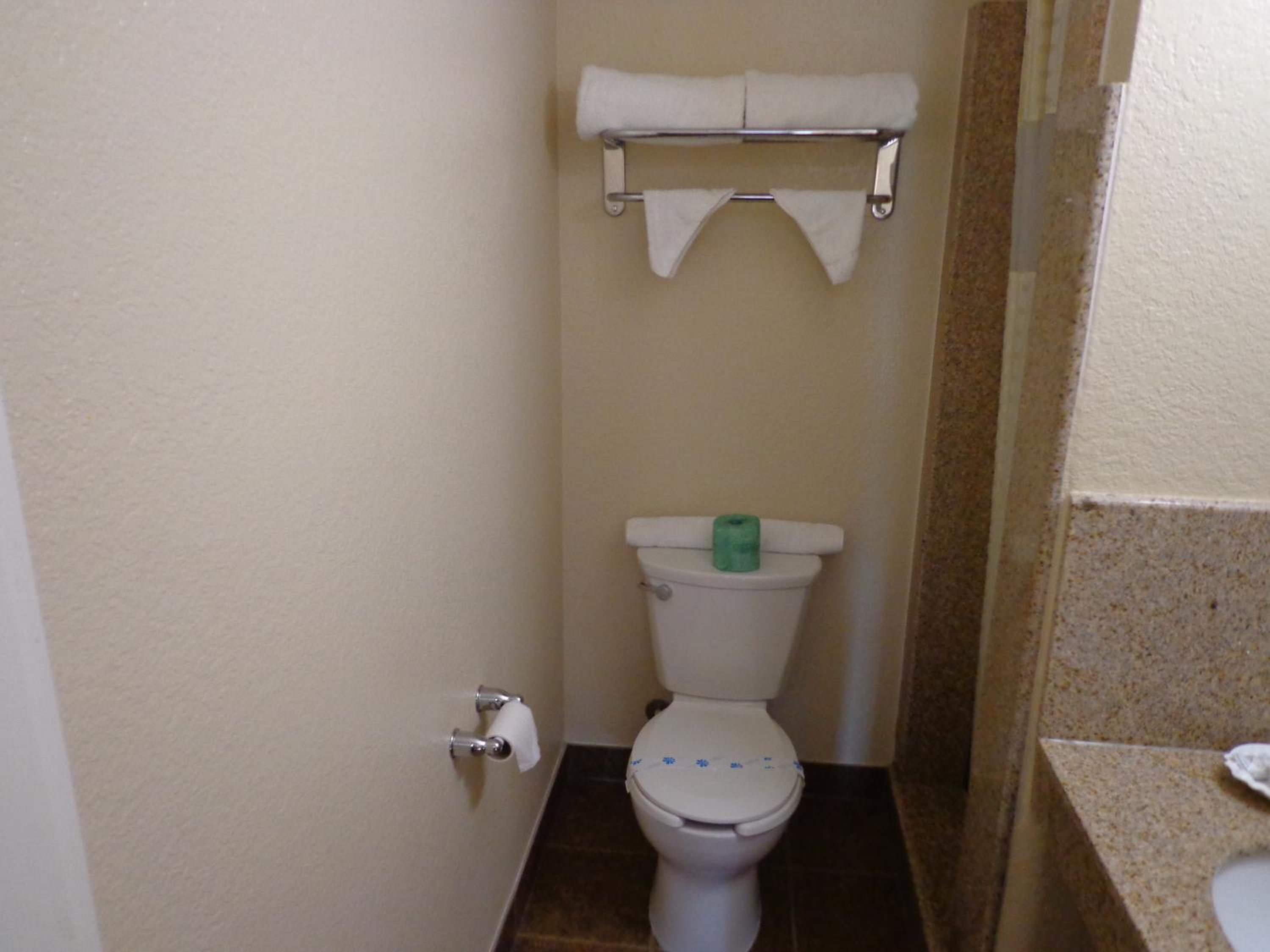 Double Room with Two Double Beds - Photo 2