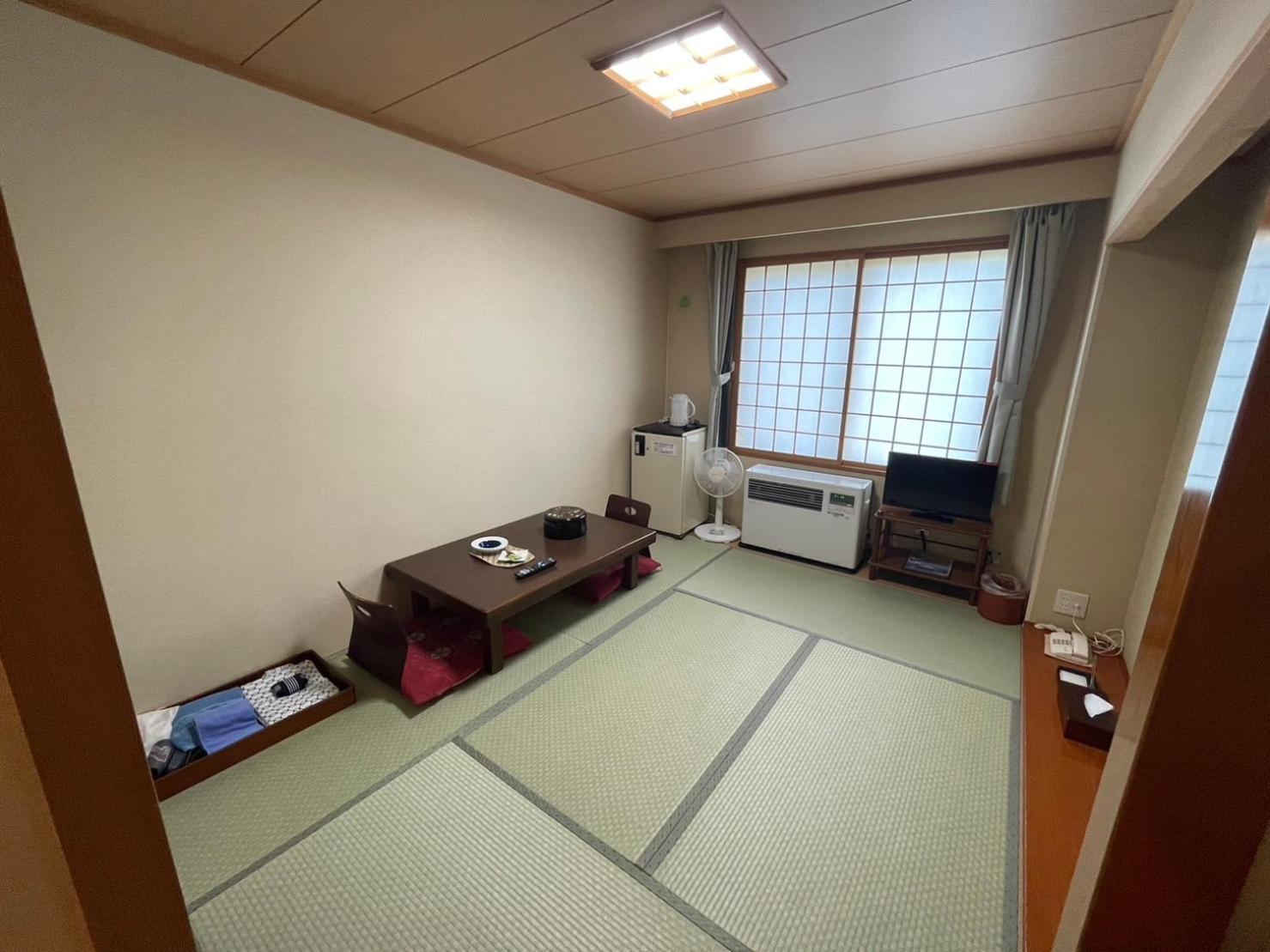 Small Single Room photo 3