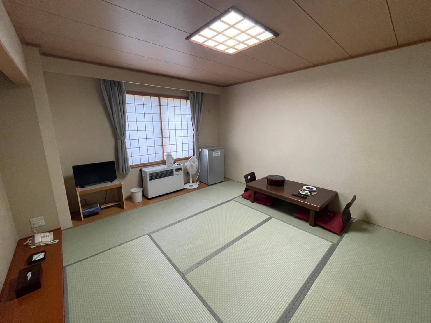 Small Twin Room photo 1