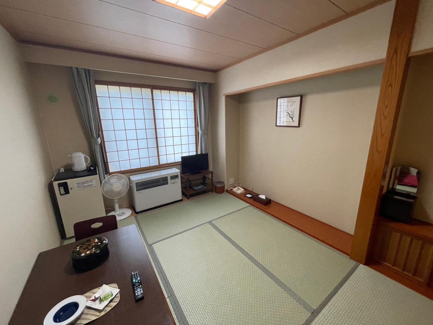 Small Single Room photo 2