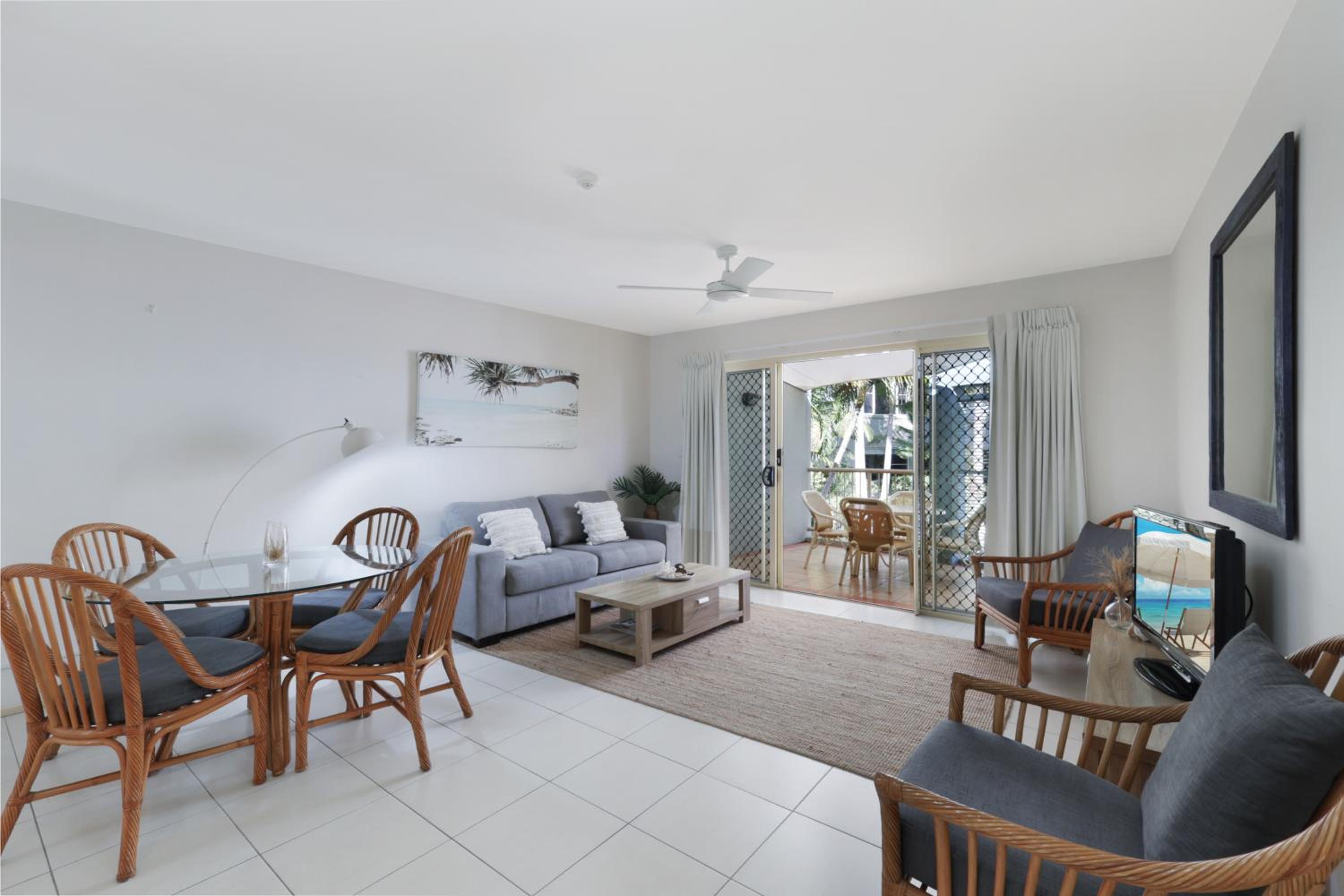 One Bedroom Headland Apartment photo 2