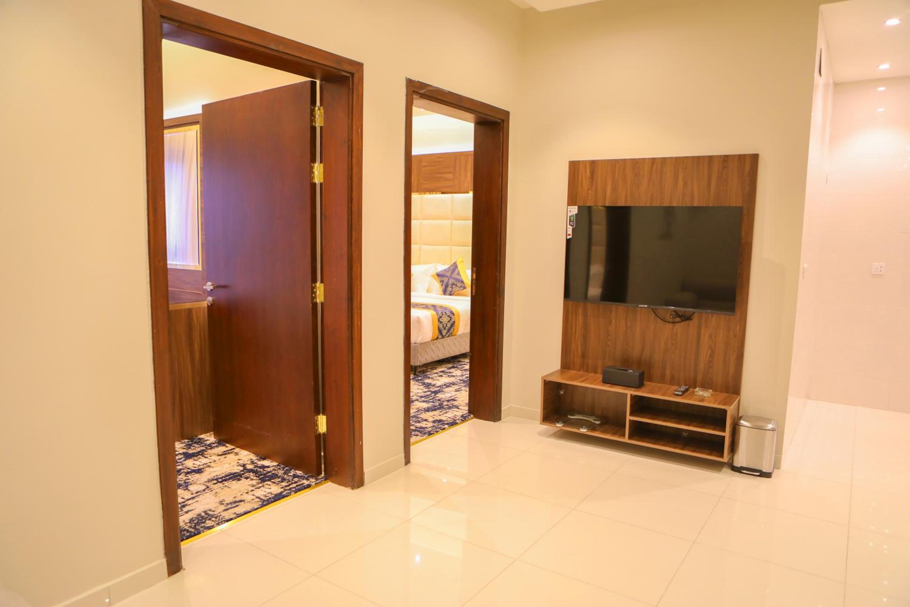 Two-Bedroom Suite photo 3