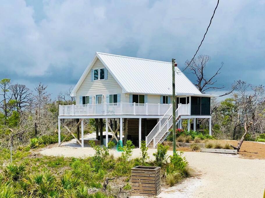 Four-Bedroom House photo 3