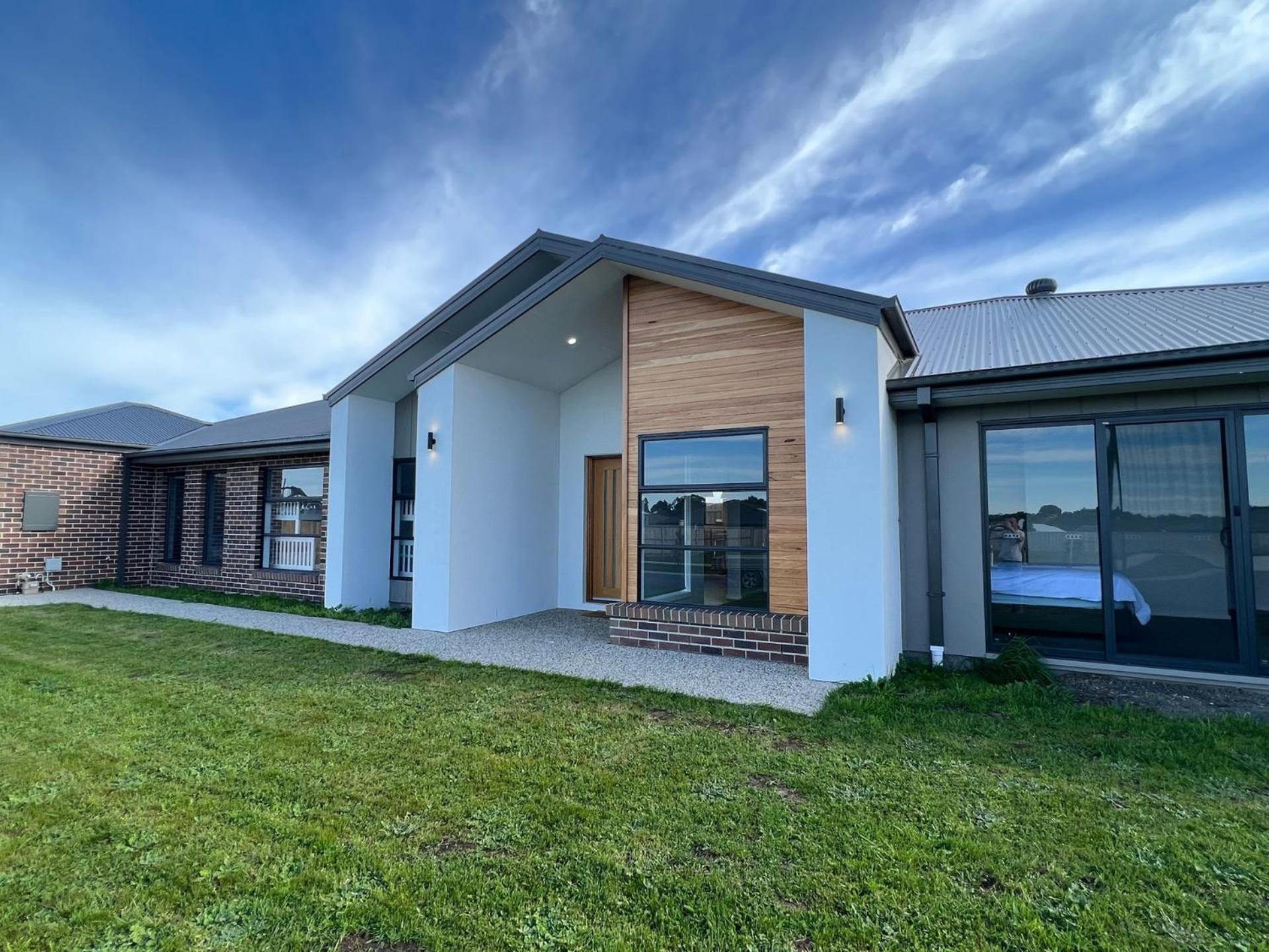 Four-Bedroom House photo 3