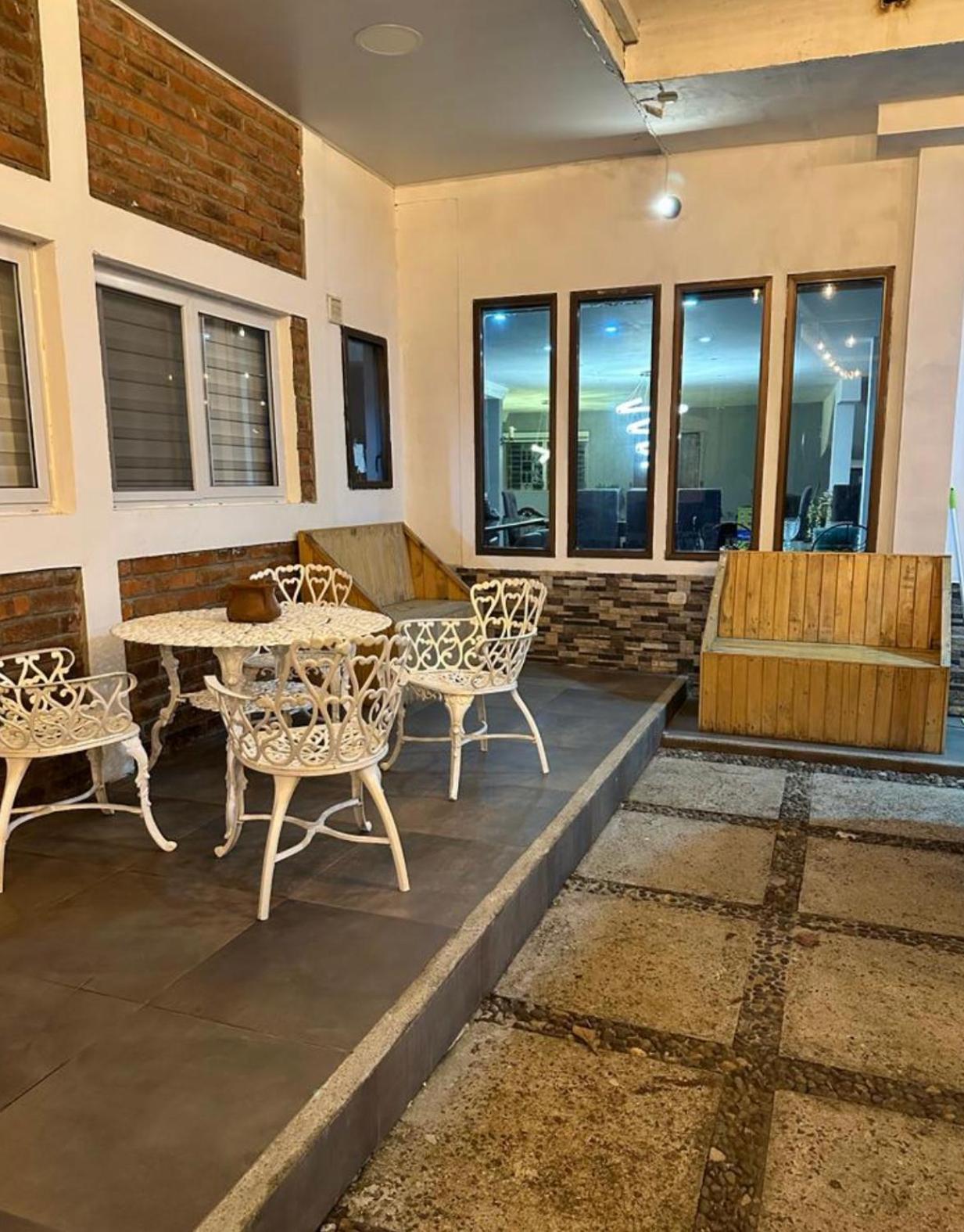 Villa photo 2