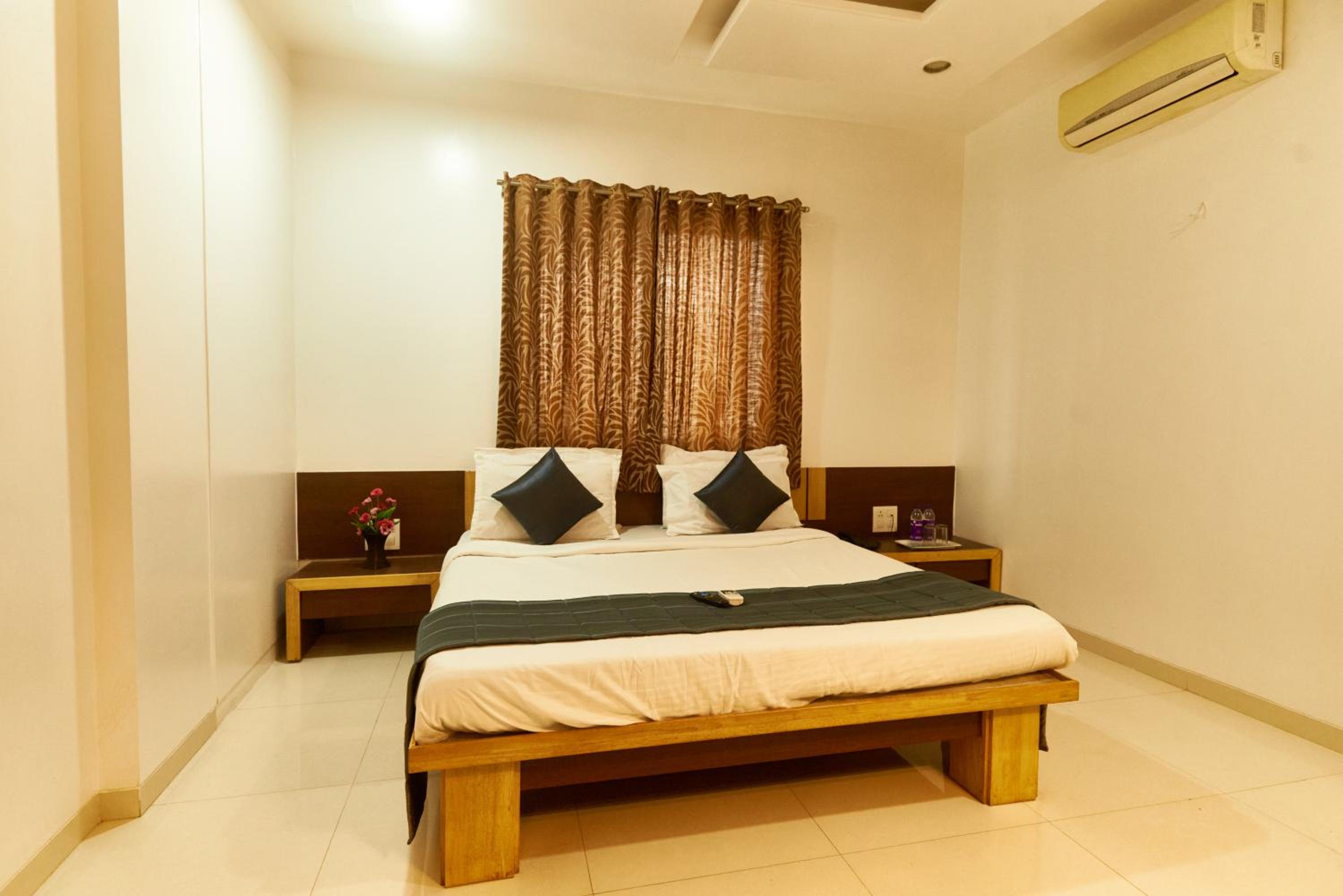 Deluxe Room - Photo 1