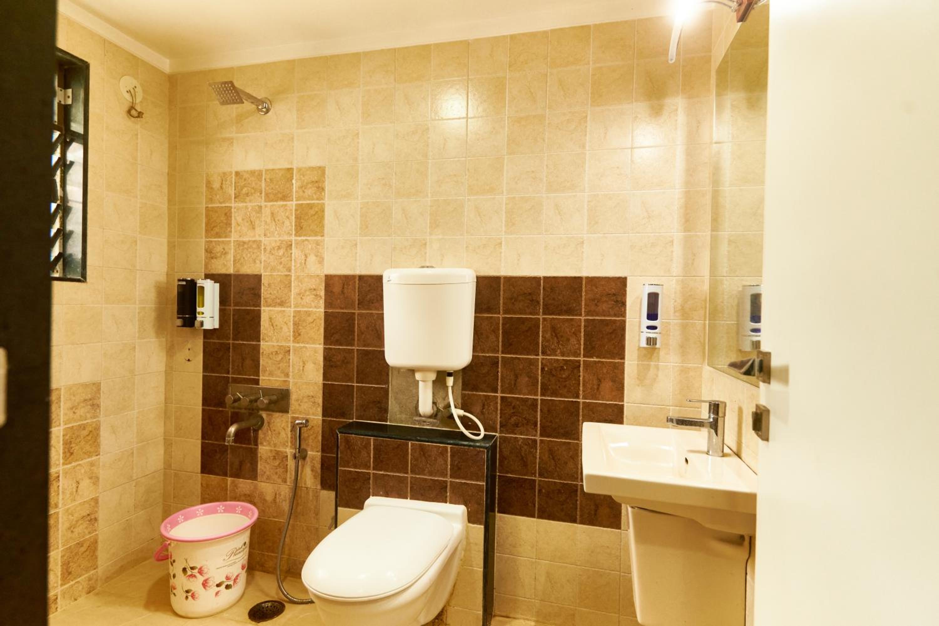 Deluxe Room - Photo 5
