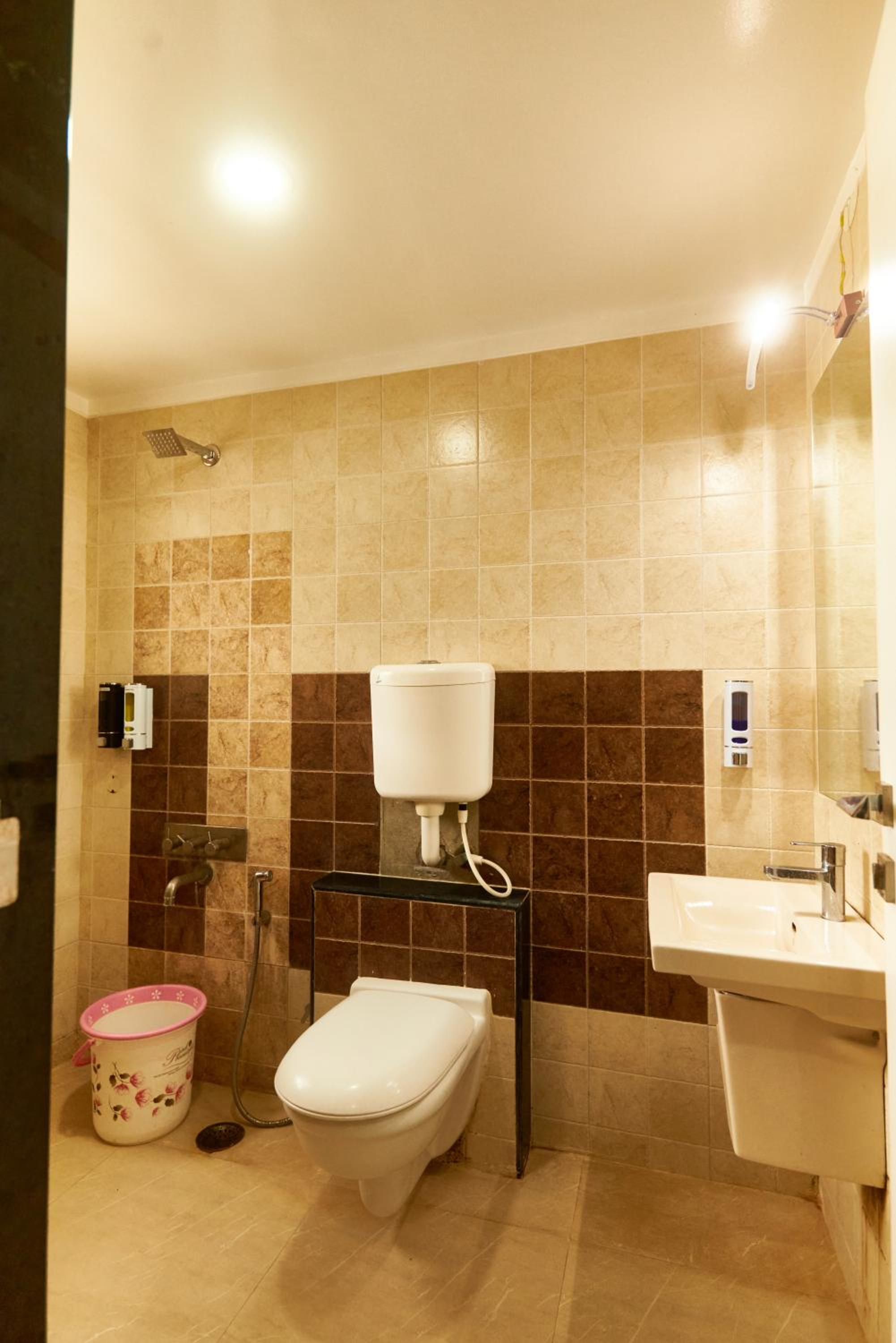 Deluxe Room - Photo 6