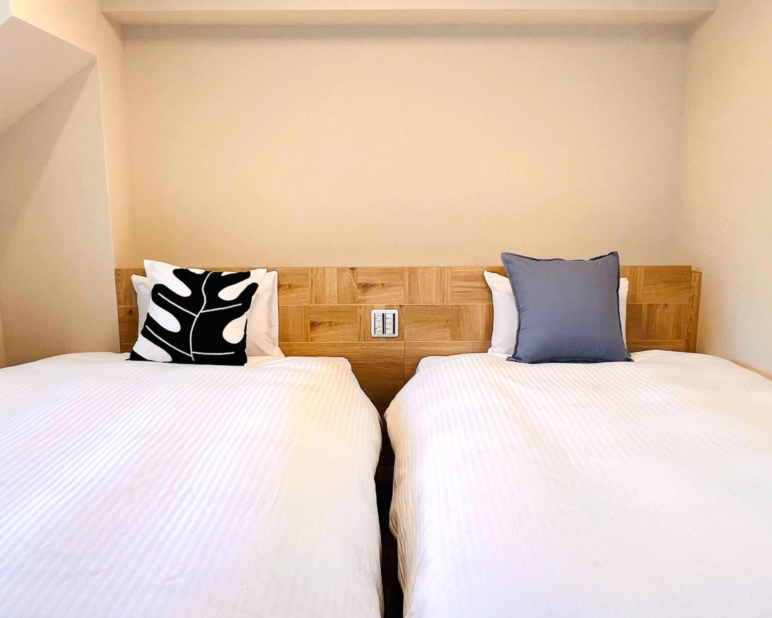 Standard Twin Room with Mountain View
