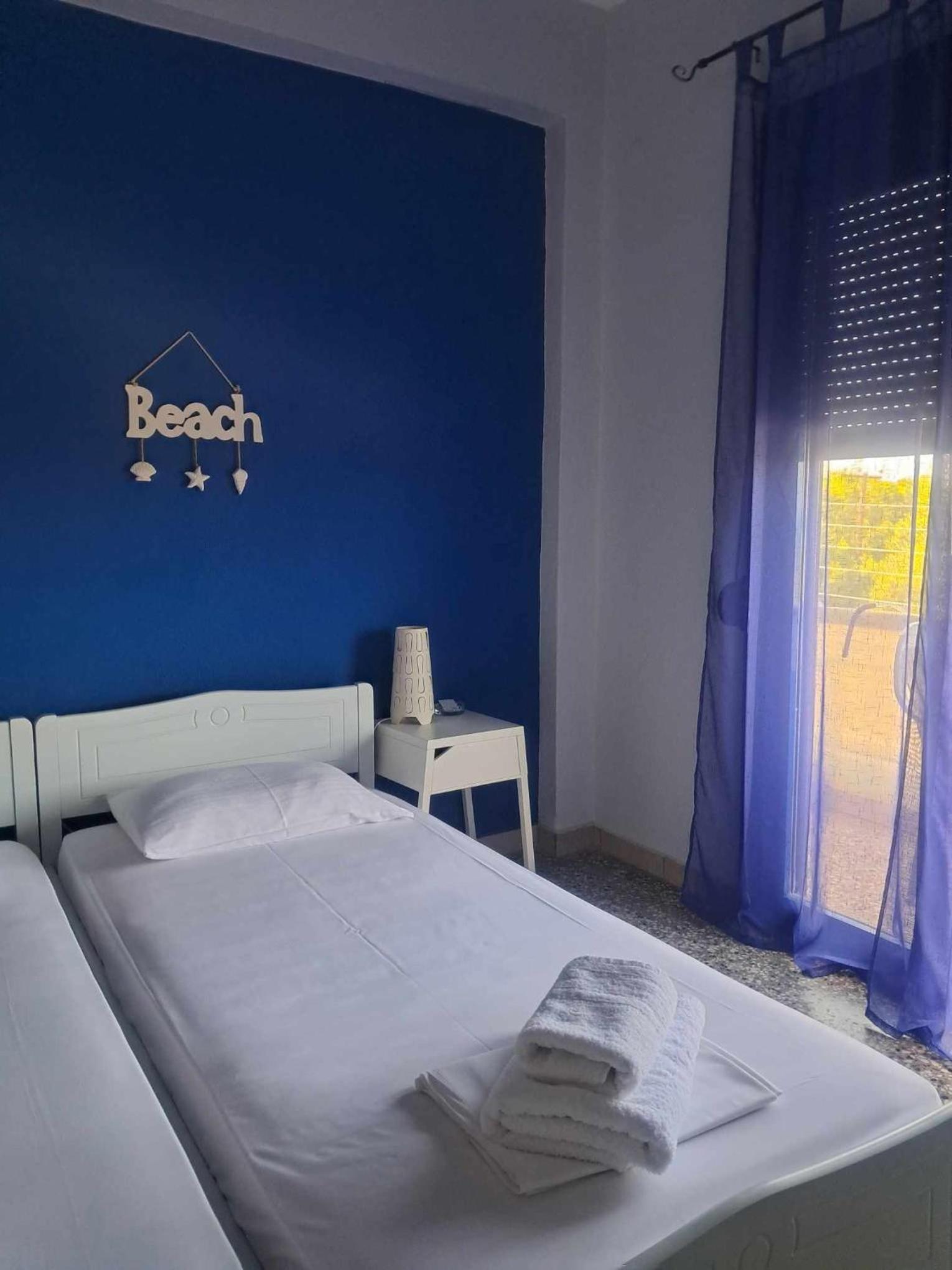 Twin Room with Sea View photo 3