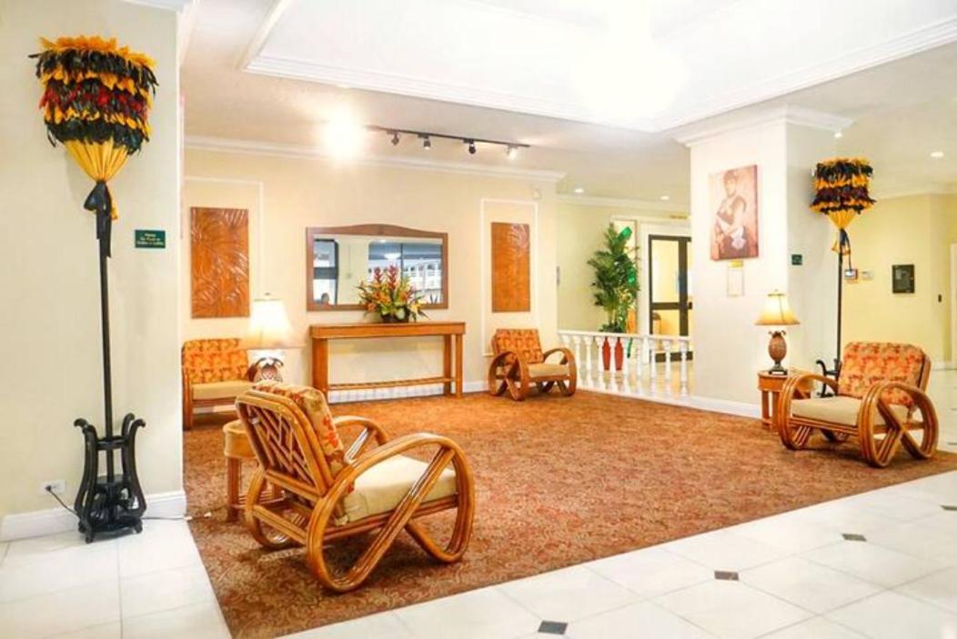 28th Floor Breathtaking Ocean View with a Kitchen-Free Parking-Corner Unit-King Bed: hotel room photo