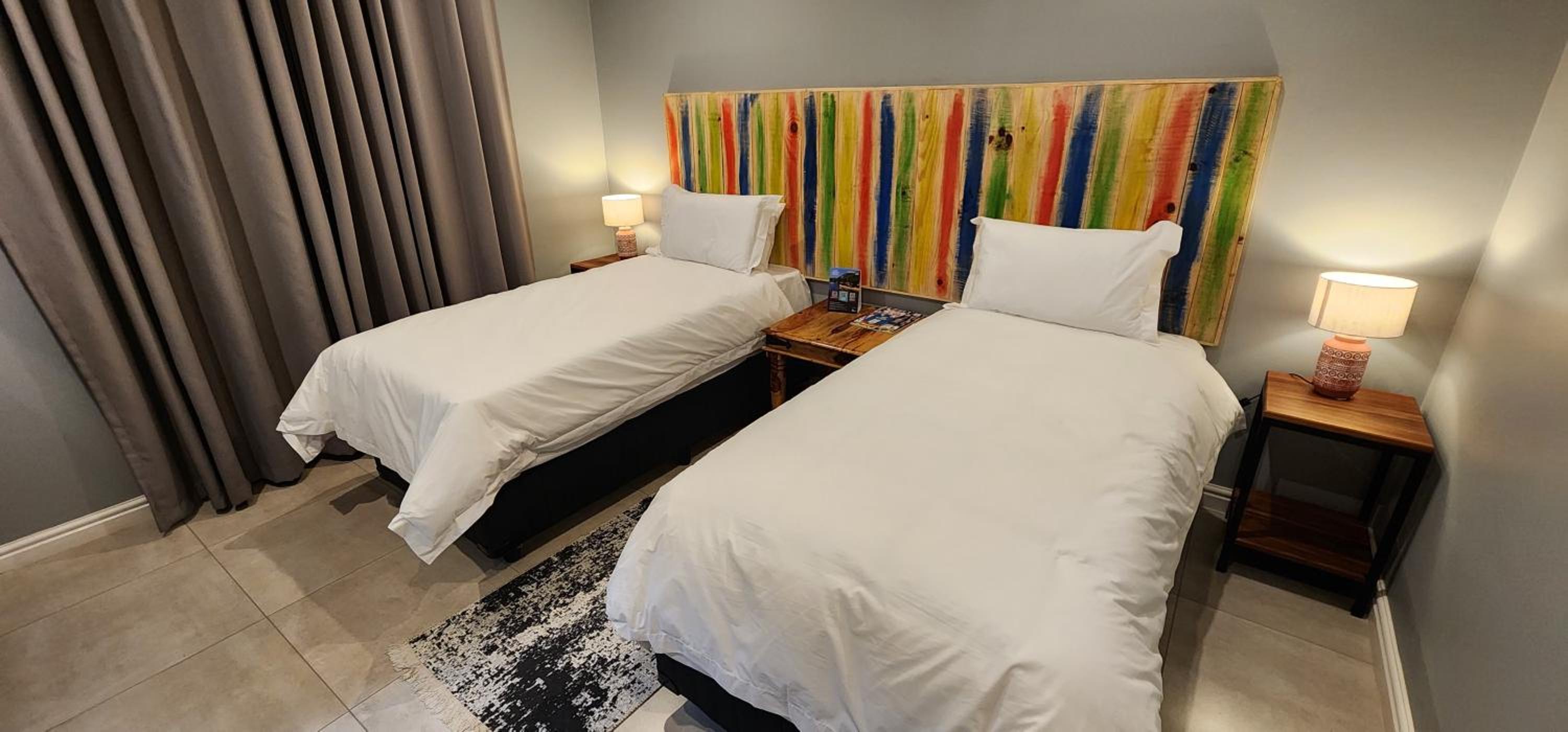 Basic Triple Room with Shared Bathroom photo 3