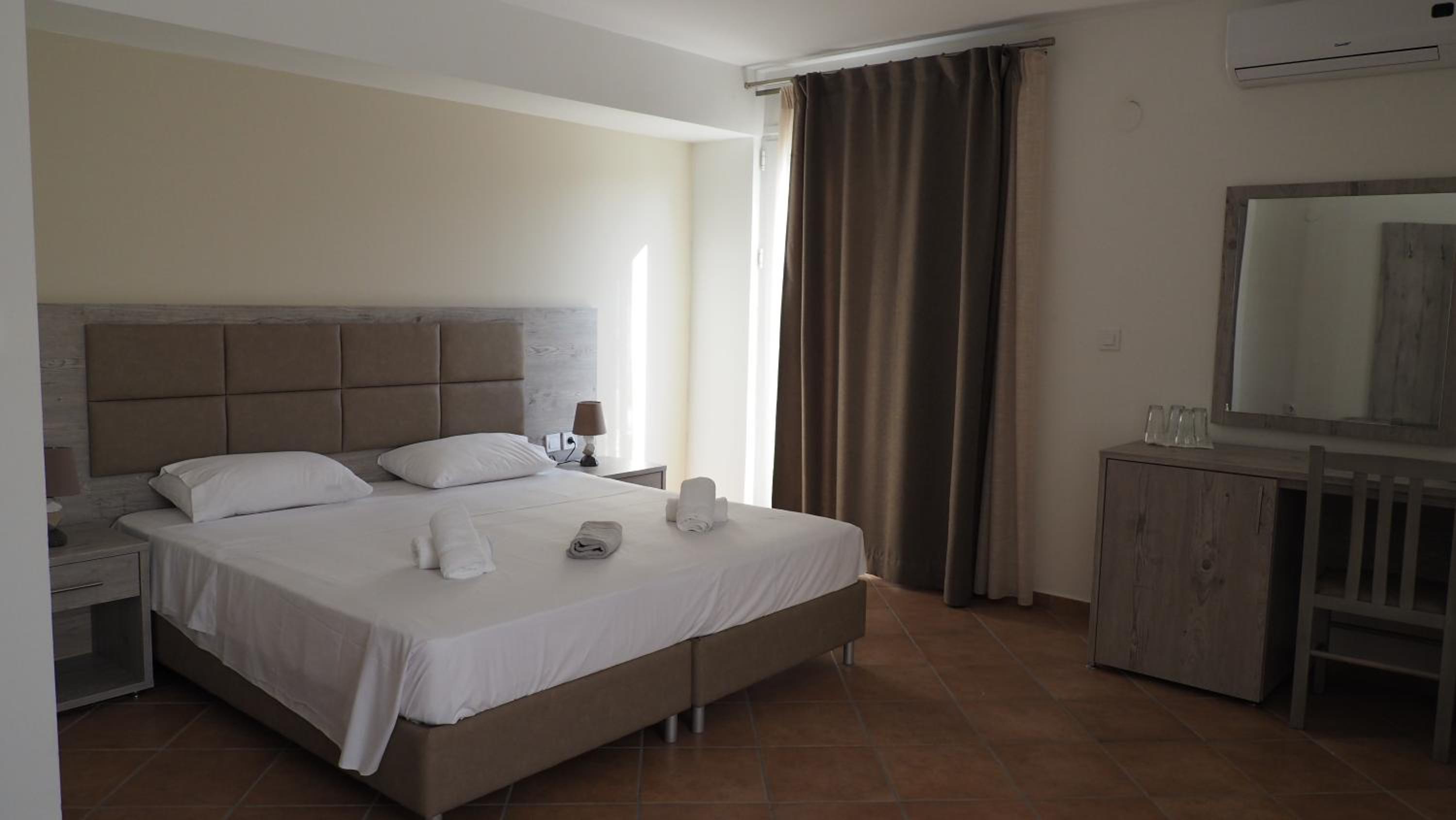 Triple Room with Garden View photo 3