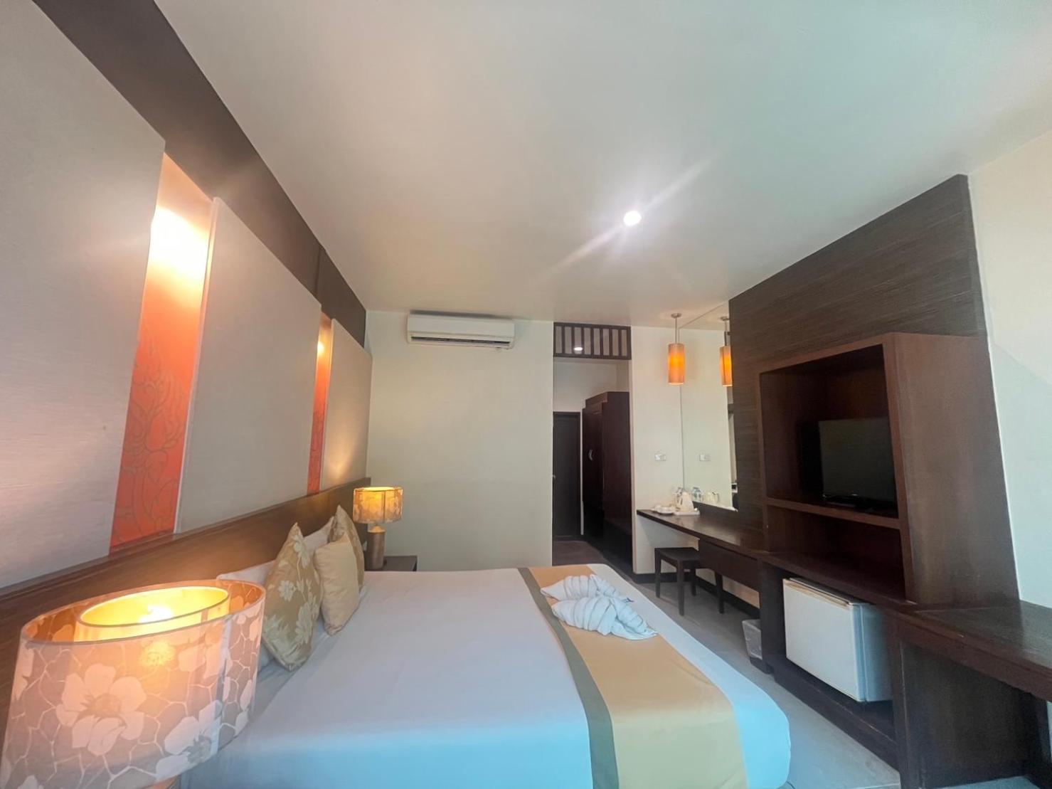 Courtyard Studio - Double Bed - Photo 10