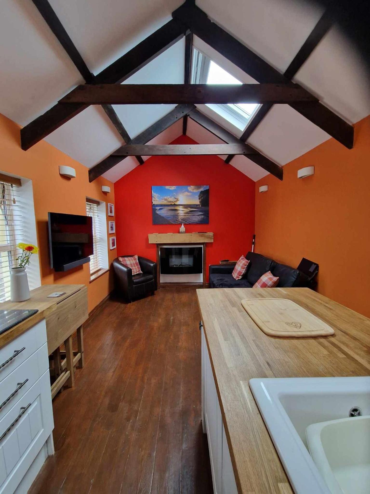 One-Bedroom House photo 1