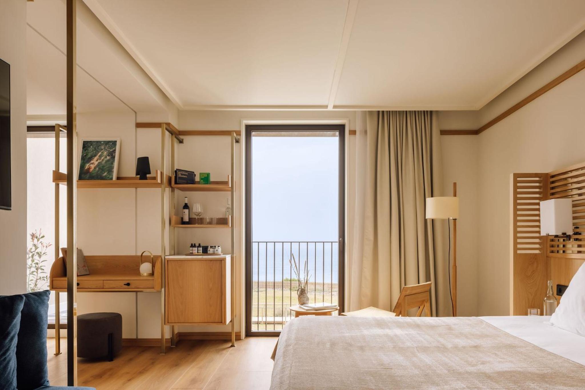Junior Suite with Ocean View - Photo 3