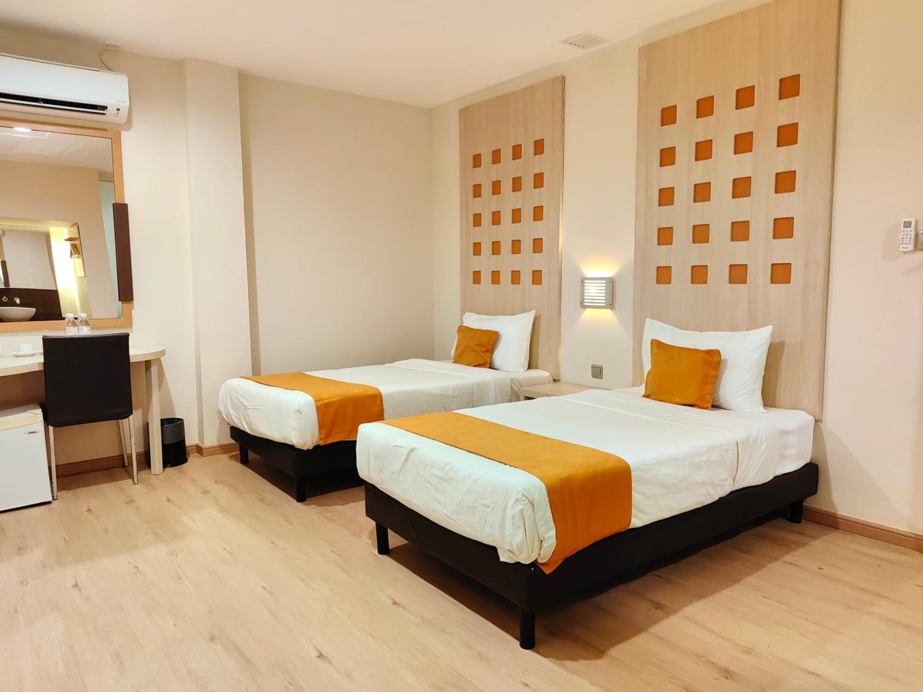 Deluxe Twin Room (No Window)