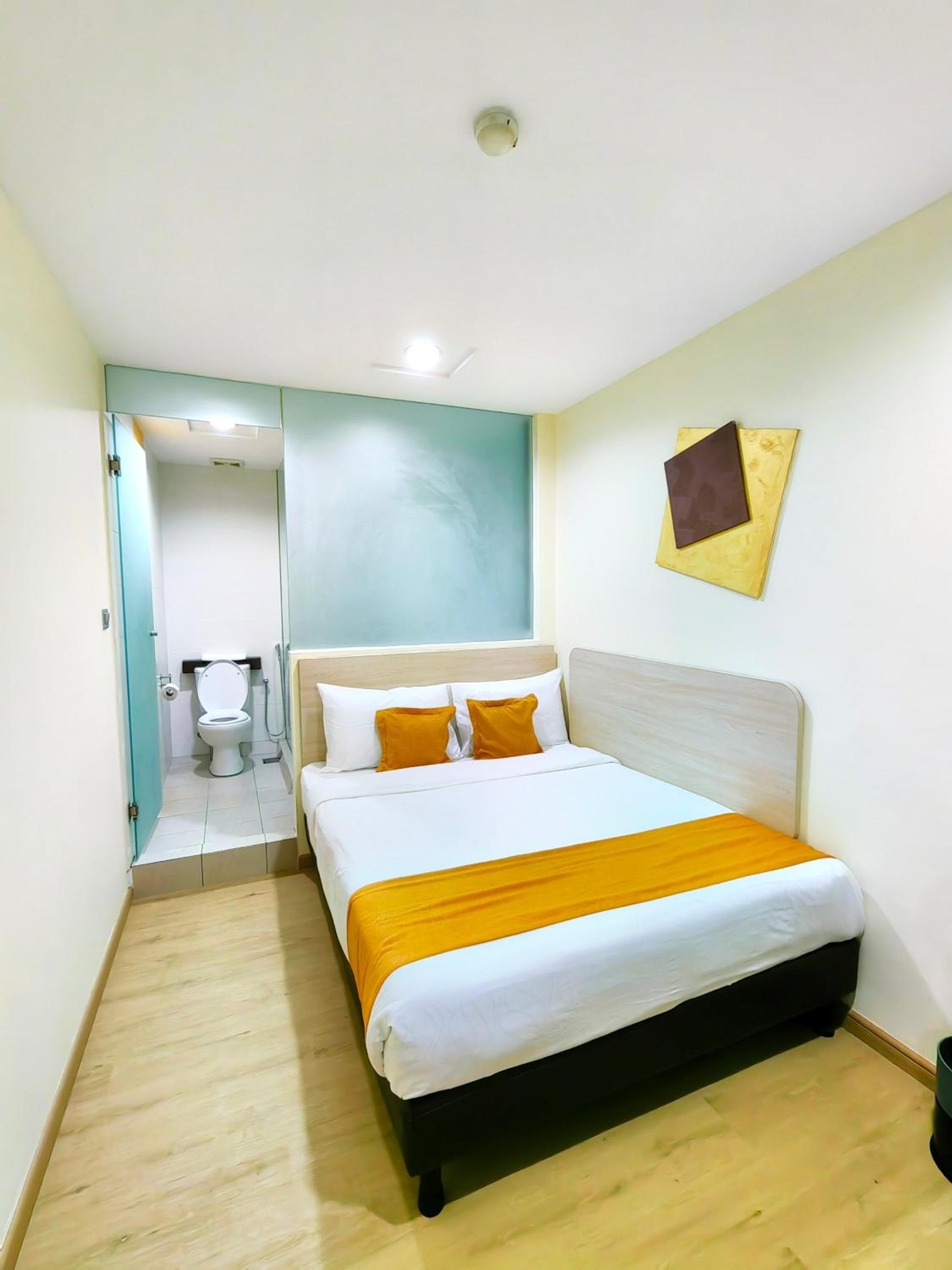 Standard Queen Room (No Window)