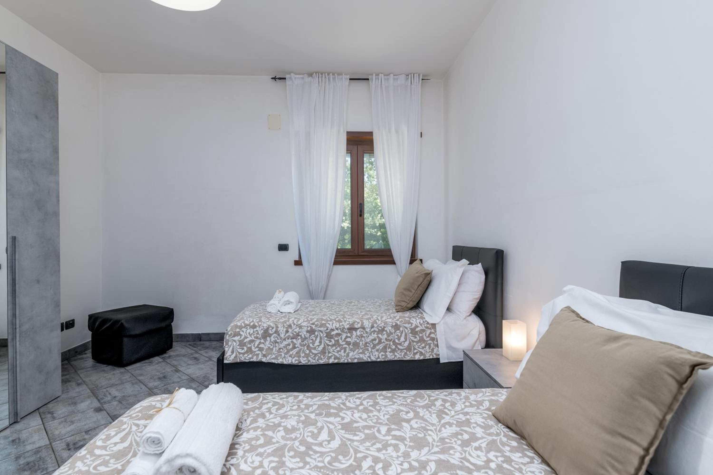 Apartment - Ground Floor photo 2