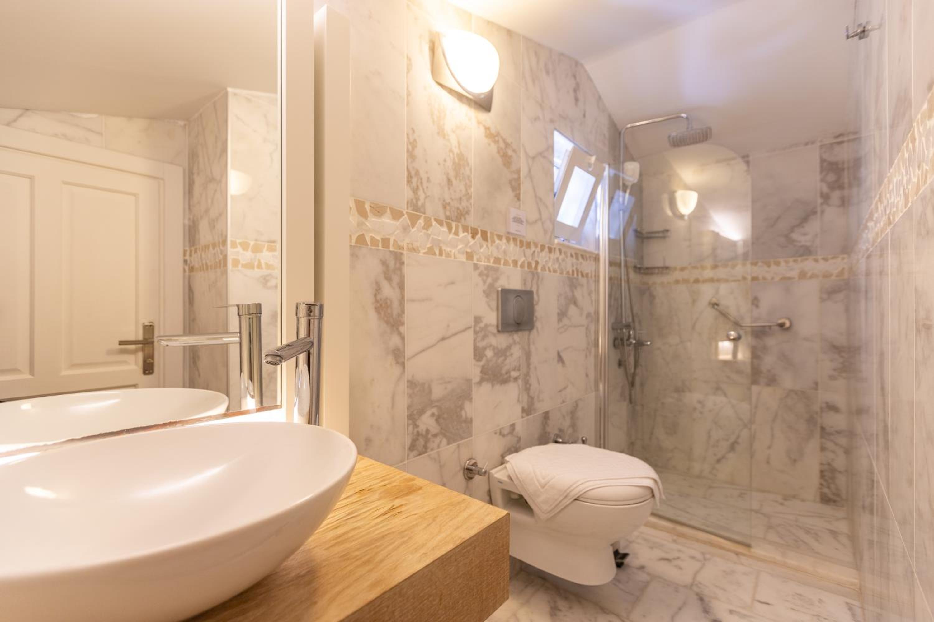 Suite with Private Pool - Photo 3