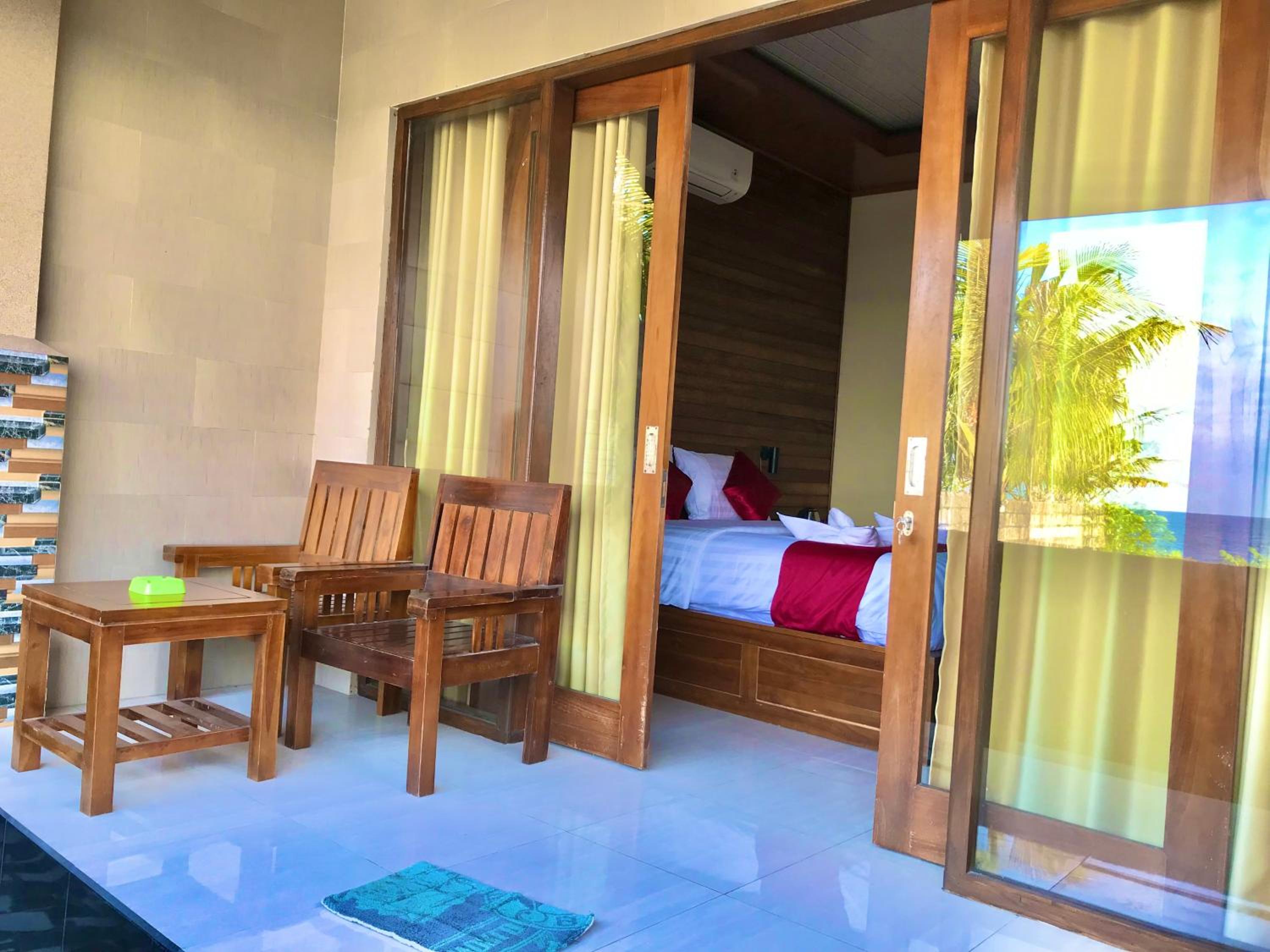 Double Room with Pool View - Photo 33