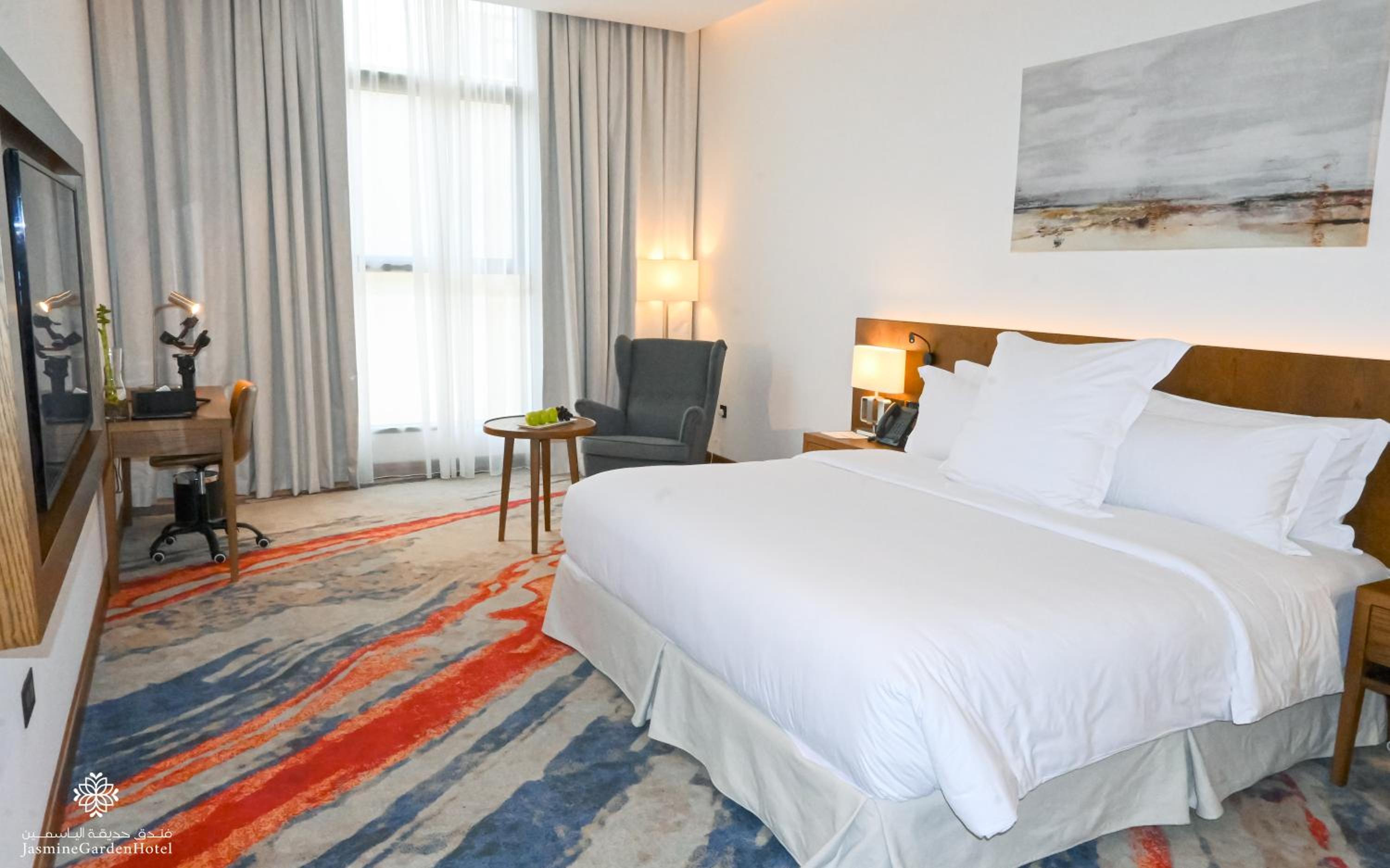 Deluxe King Room - Photo 6