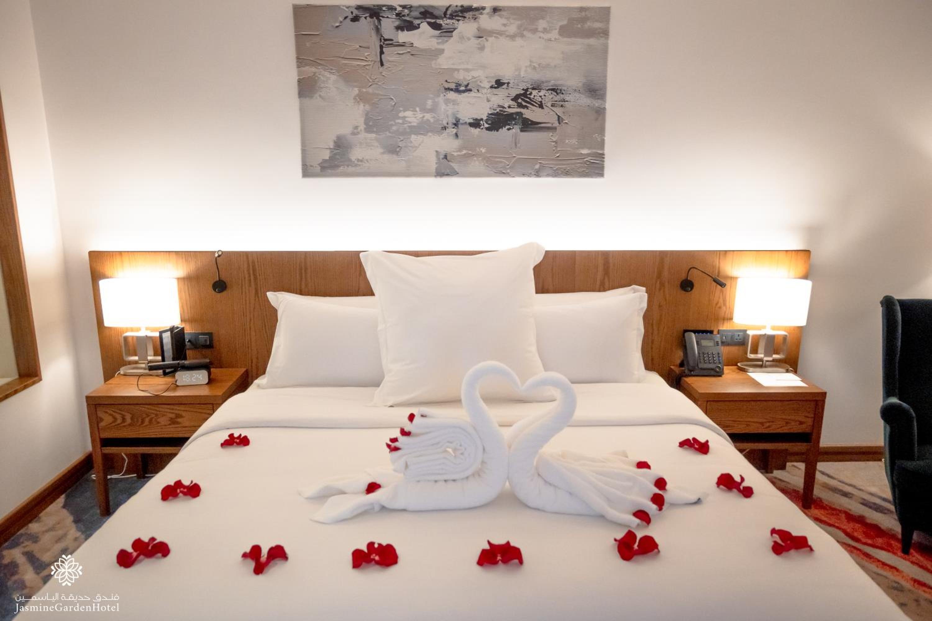 Deluxe King Room - Photo 1