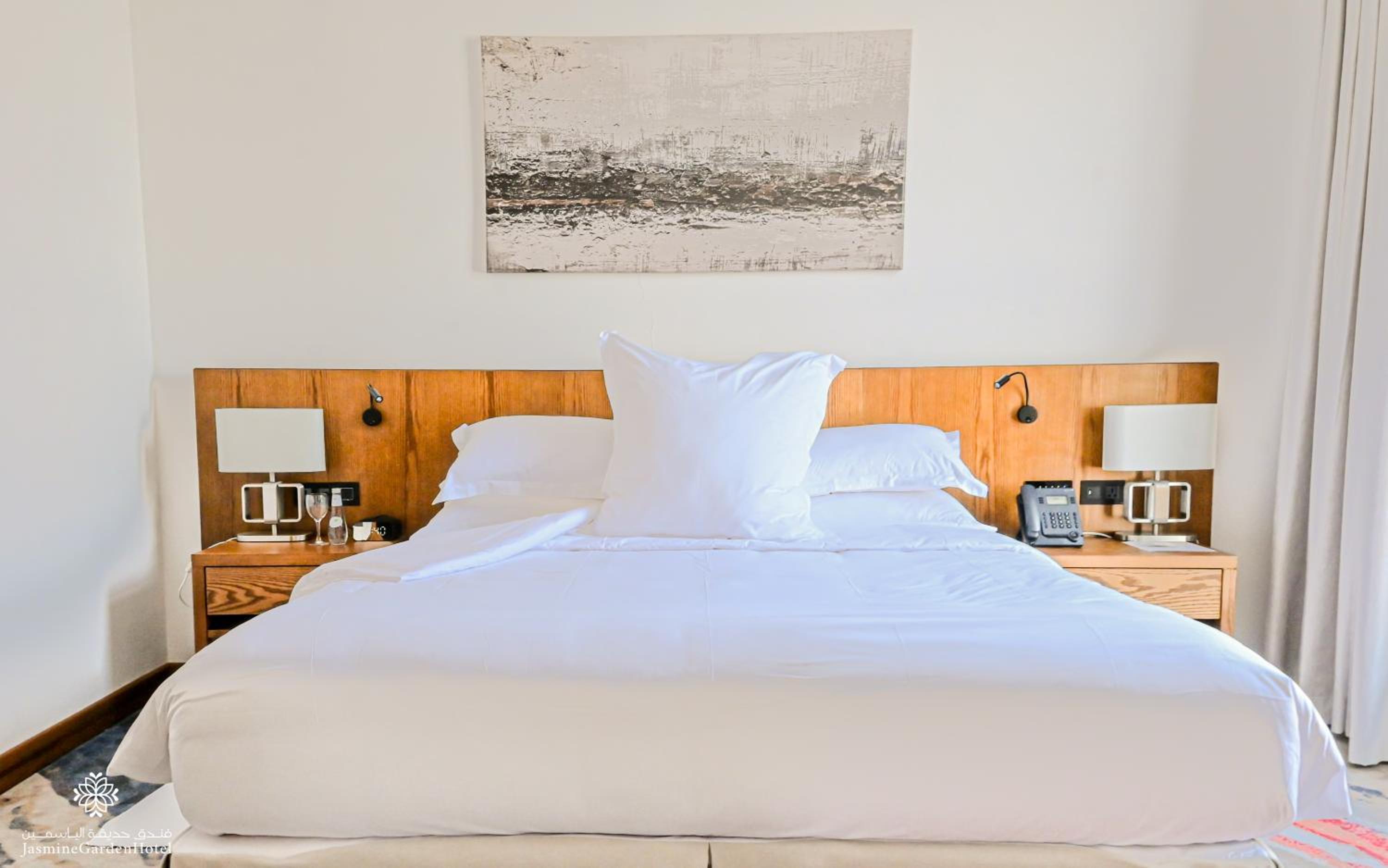 Executive Suite - Photo 14