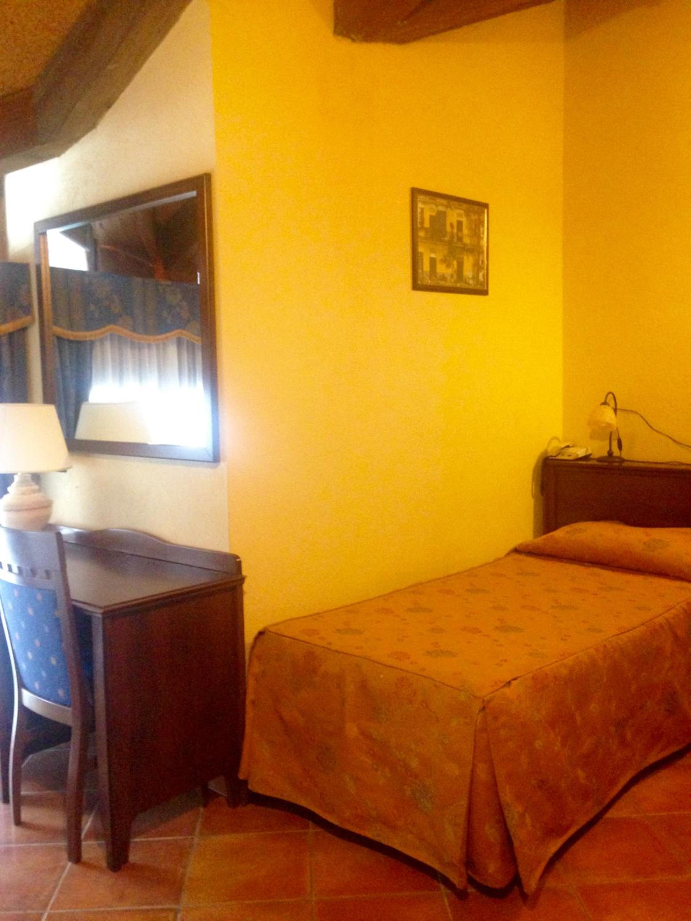 Single Room photo 2